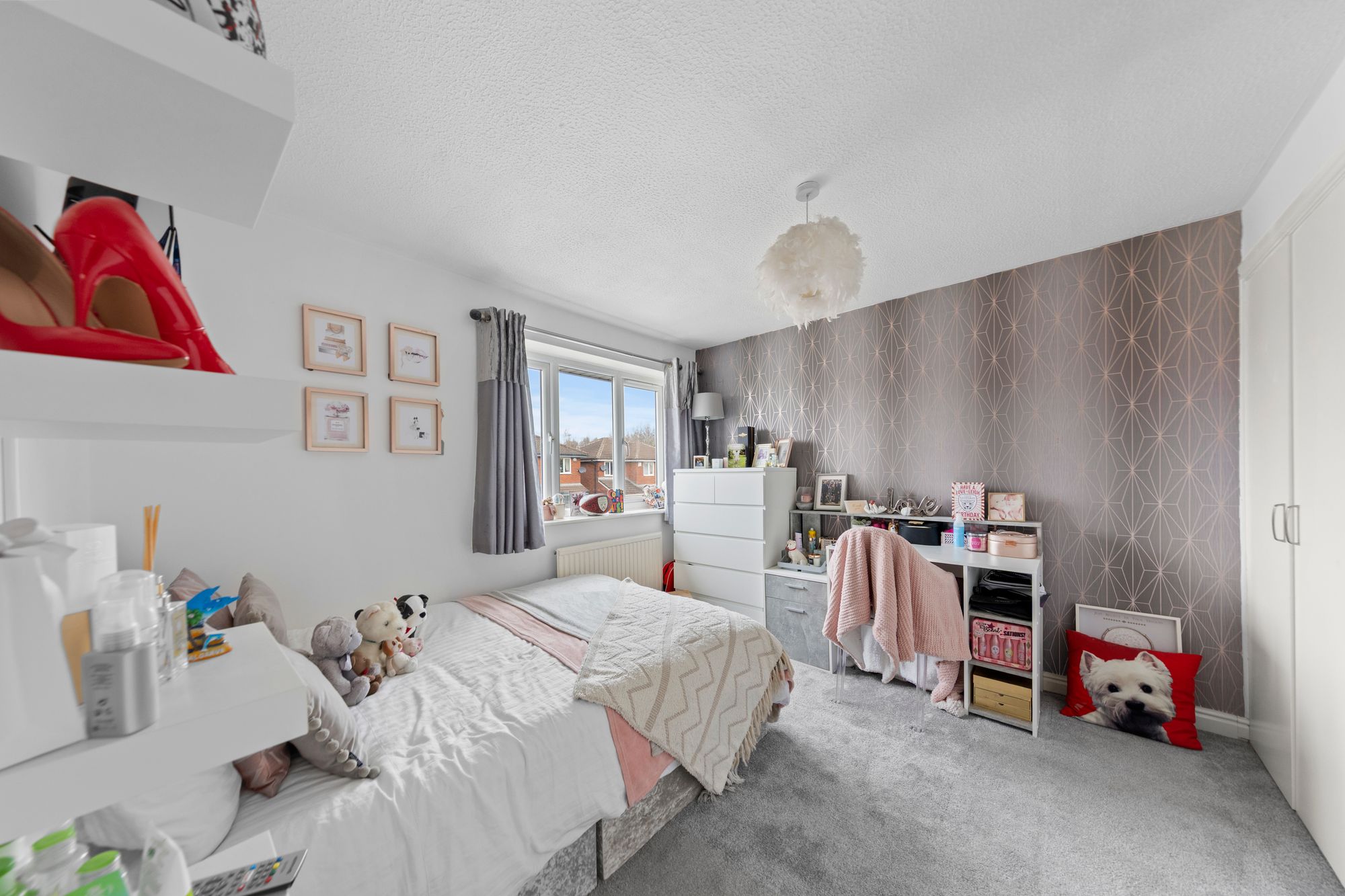 Pennine Lane, Warrington