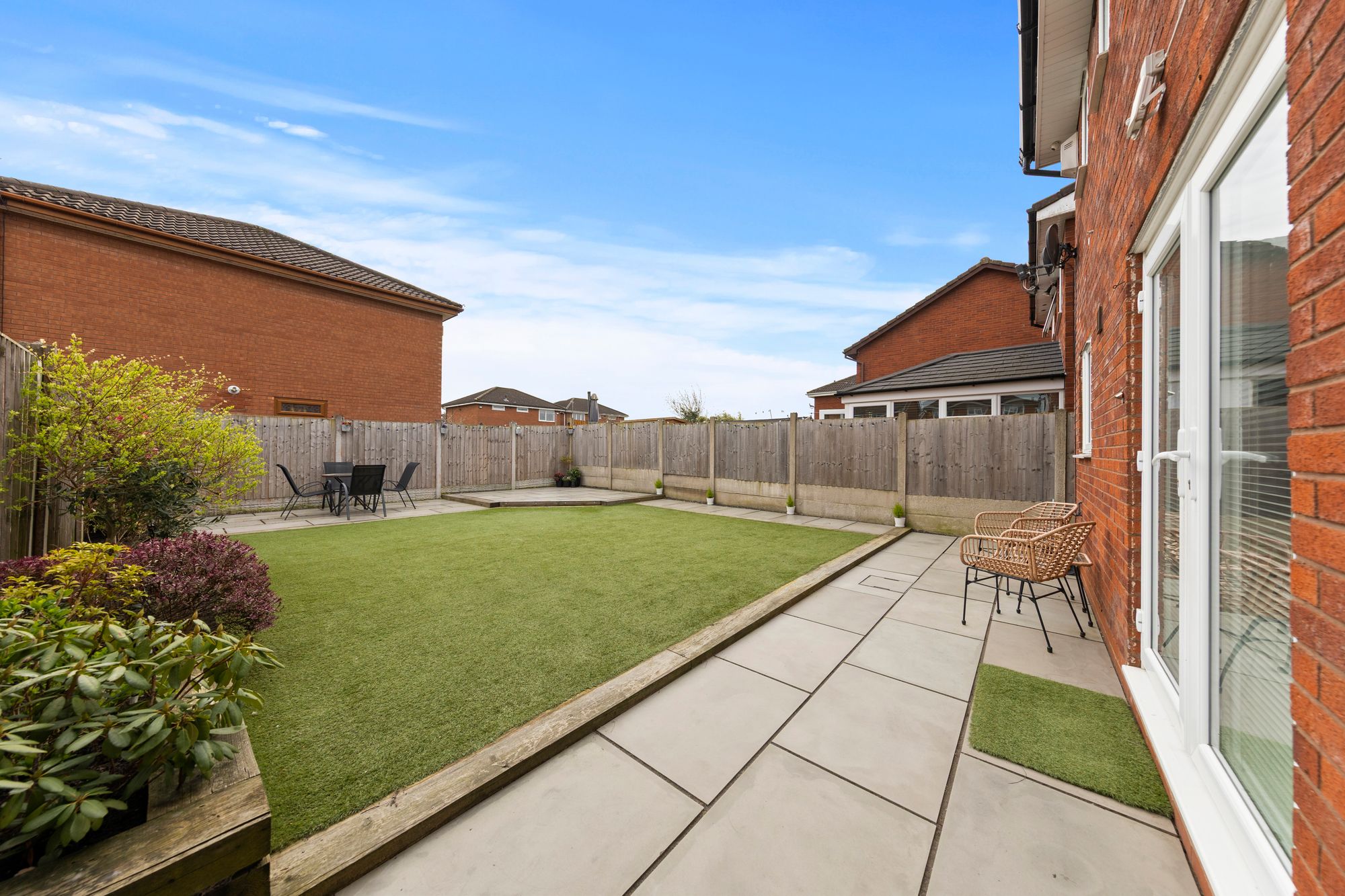 Pennine Lane, Warrington