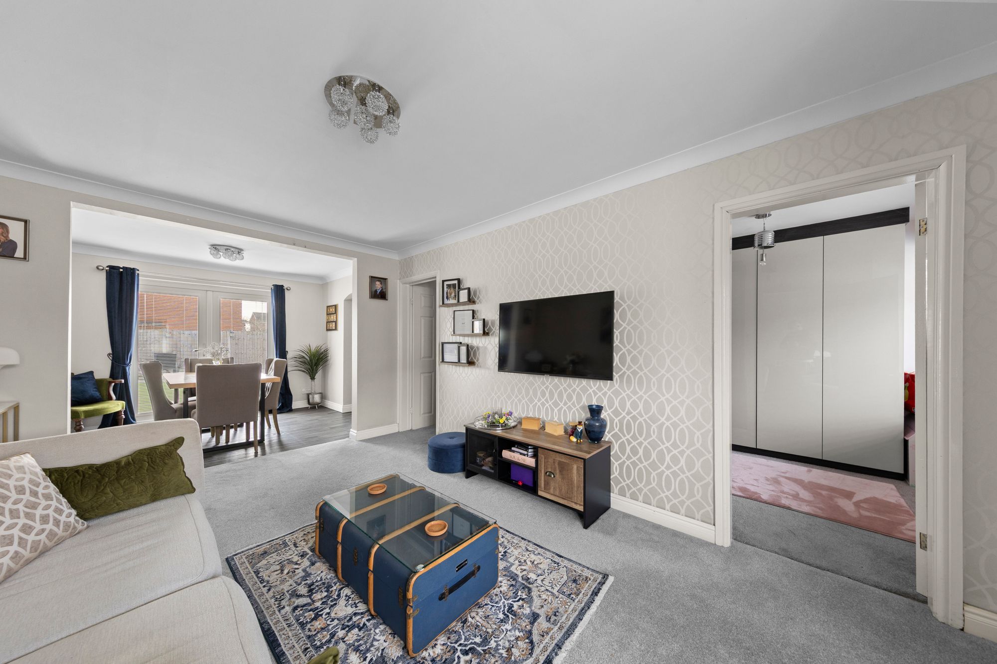 Pennine Lane, Warrington