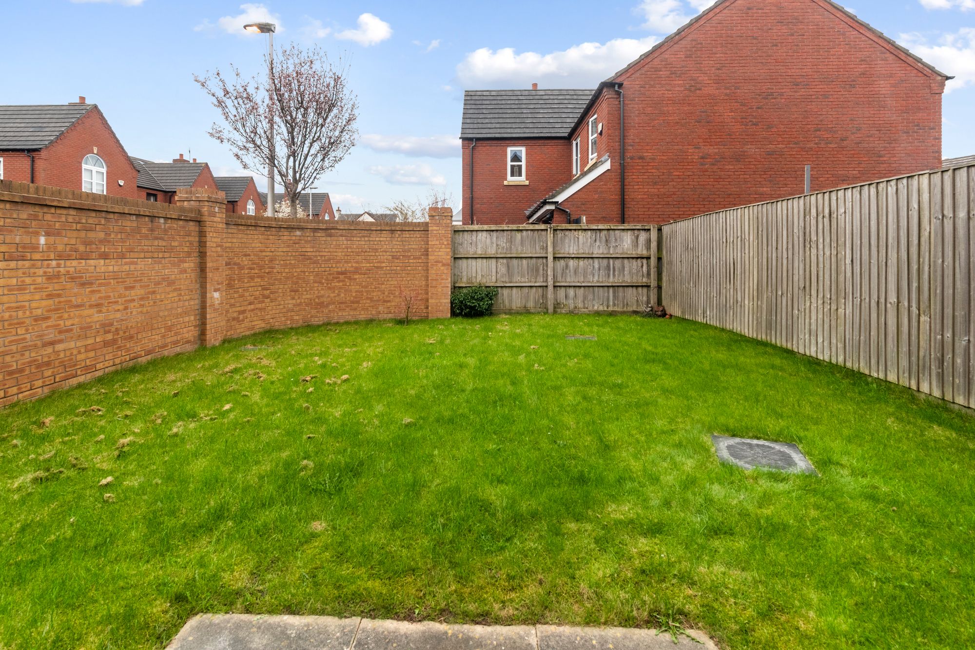 Washington Close, St. Helens, WA9