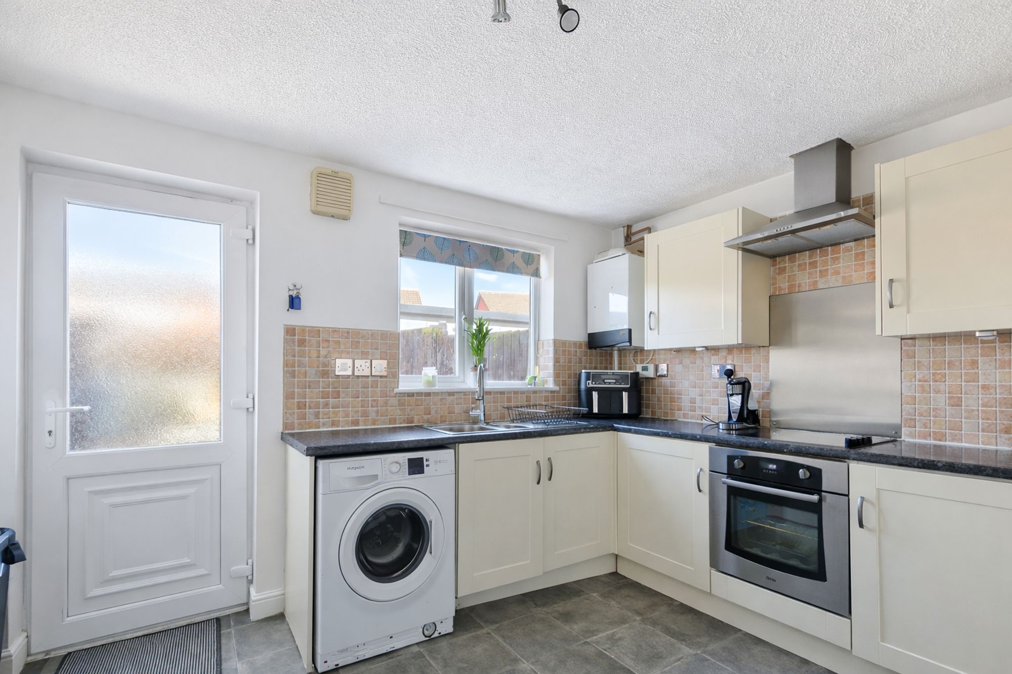 973b76f4-5872-4e1e-9365-4913dfc0d7df