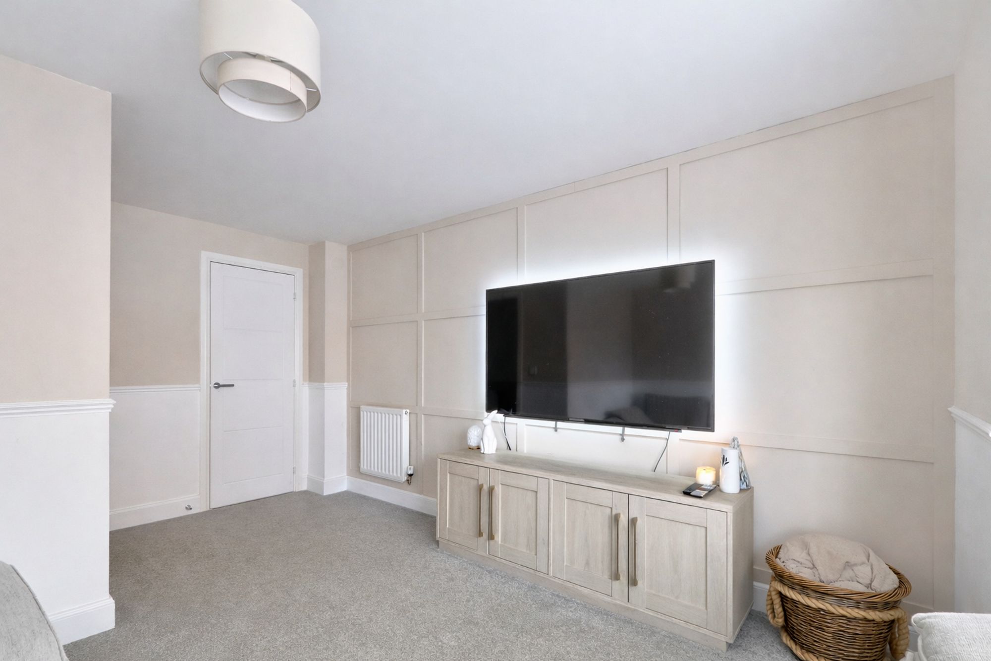 e8db0bd7-269b-4d13-a58c-3b63e8034481