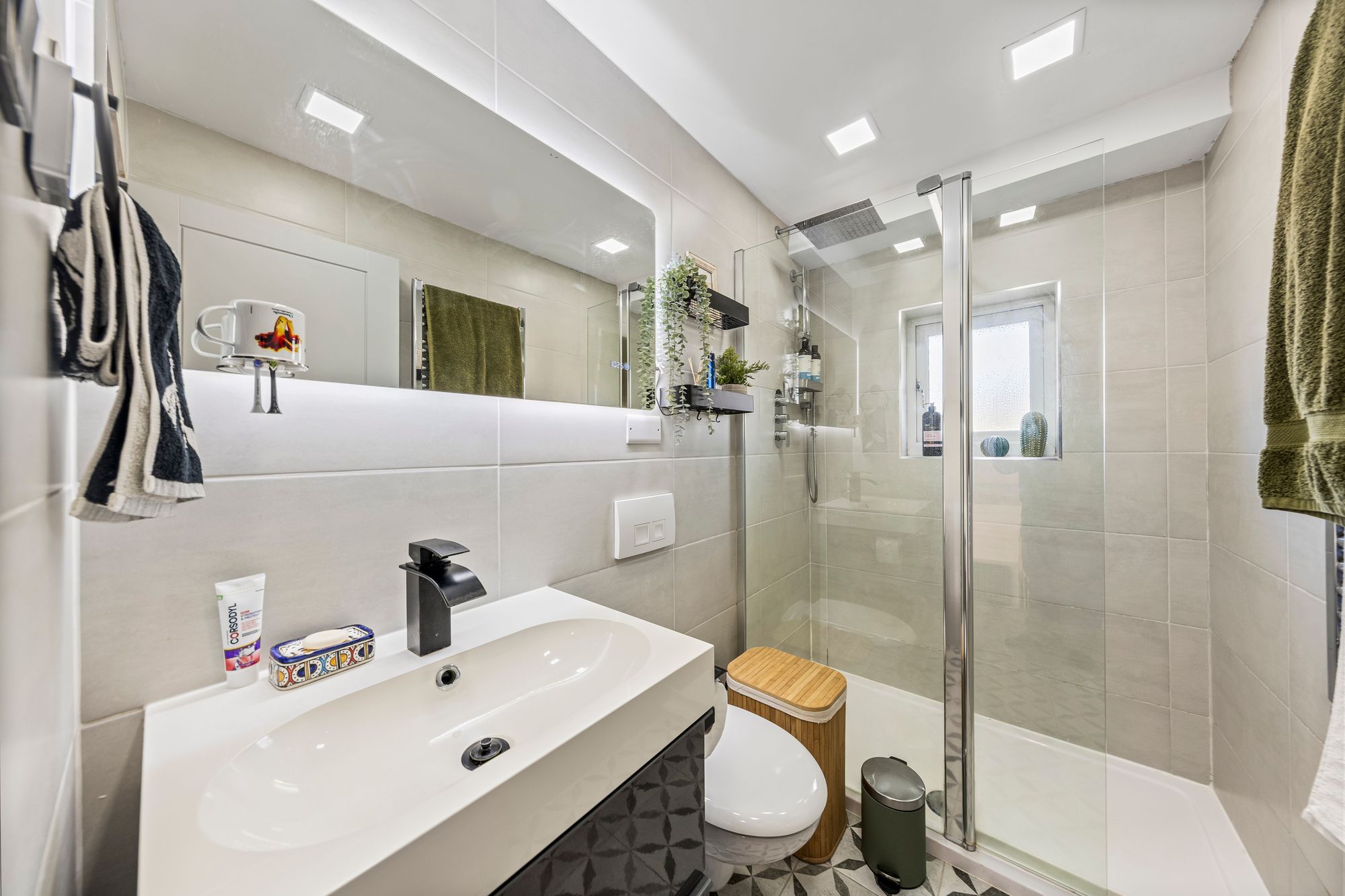 Wrexham Close, Warrington