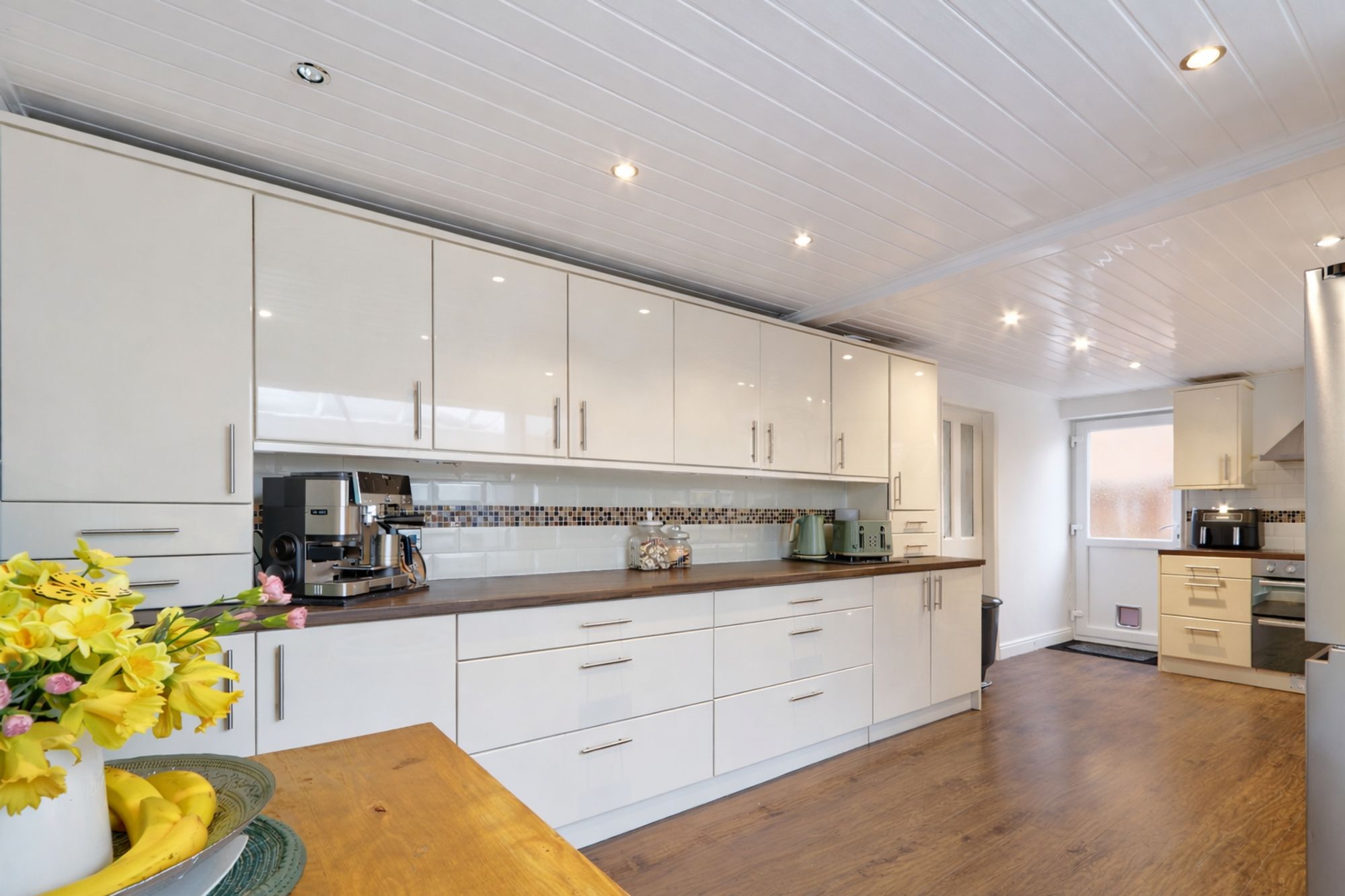 43e8e6c3-6350-4c4c-8655-854b6bb52784