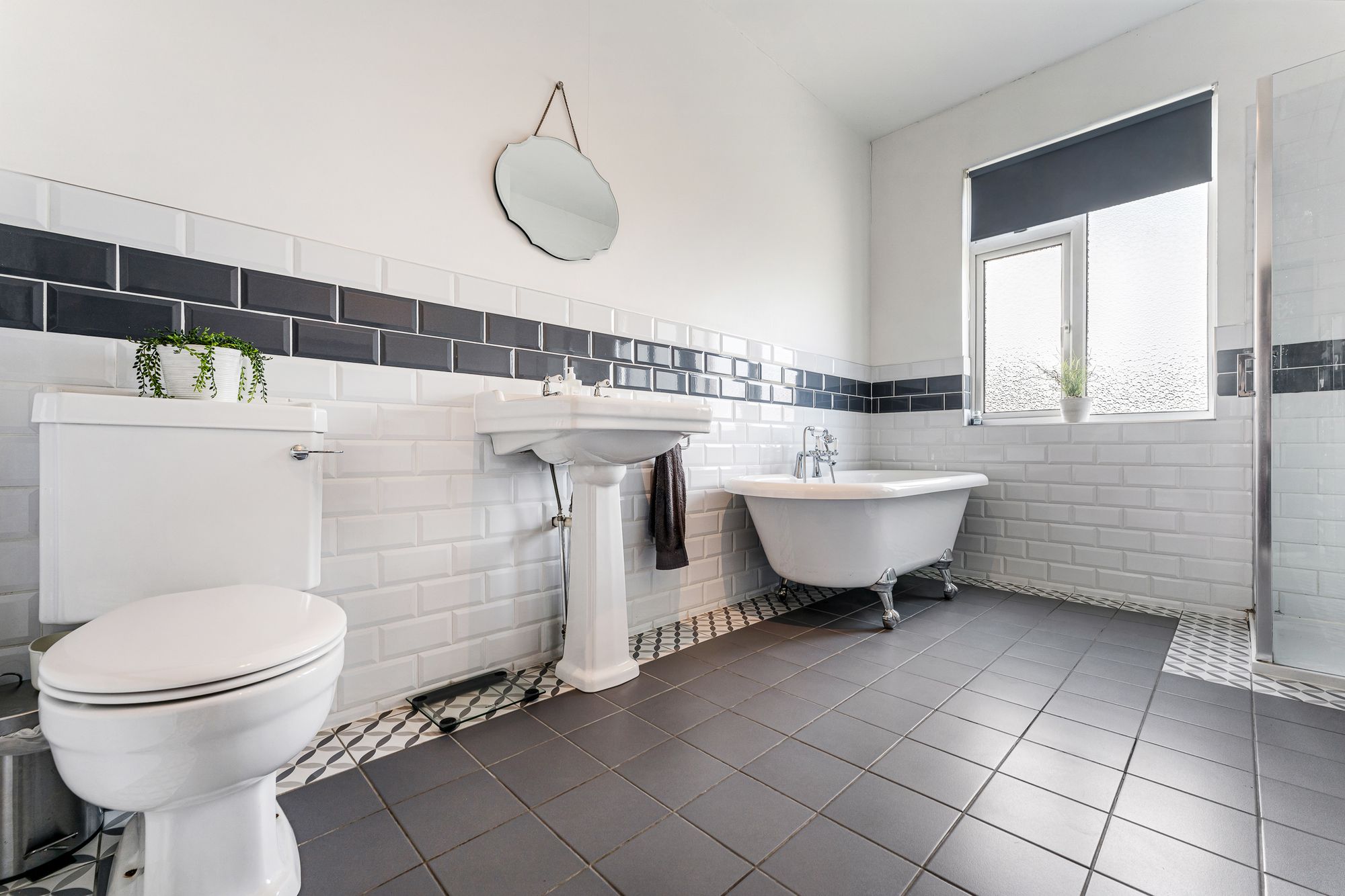 Upton Lane, Widnes, WA8