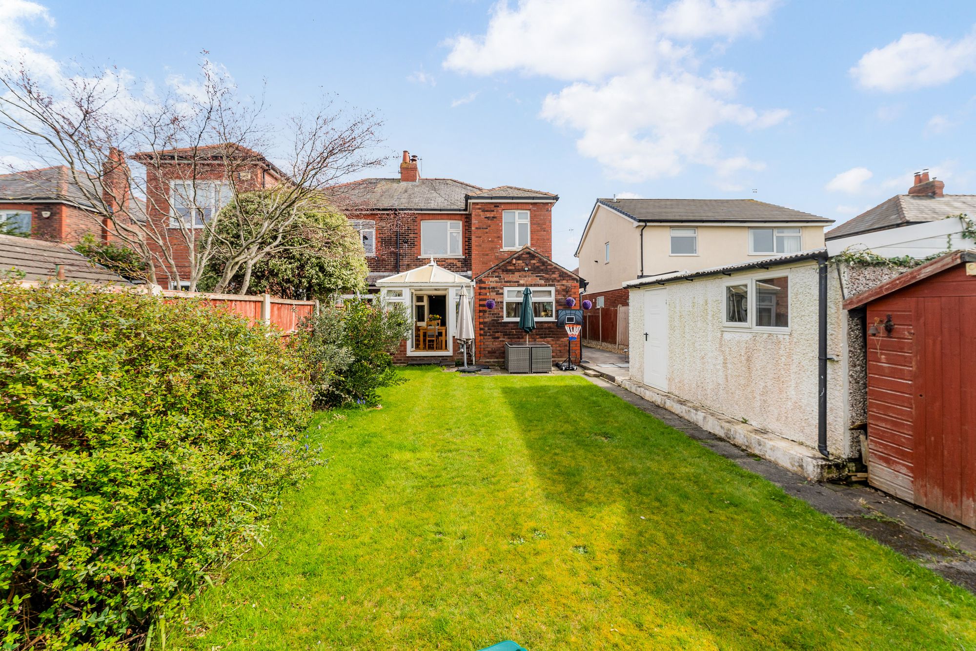 Upton Lane, Widnes, WA8