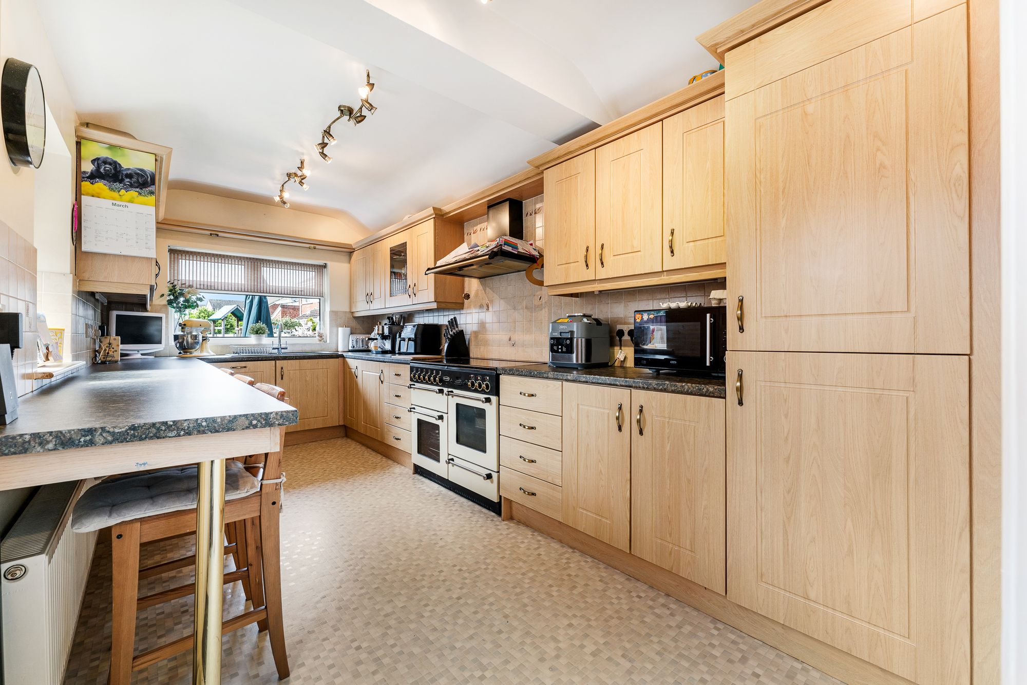 Upton Lane, Widnes, WA8