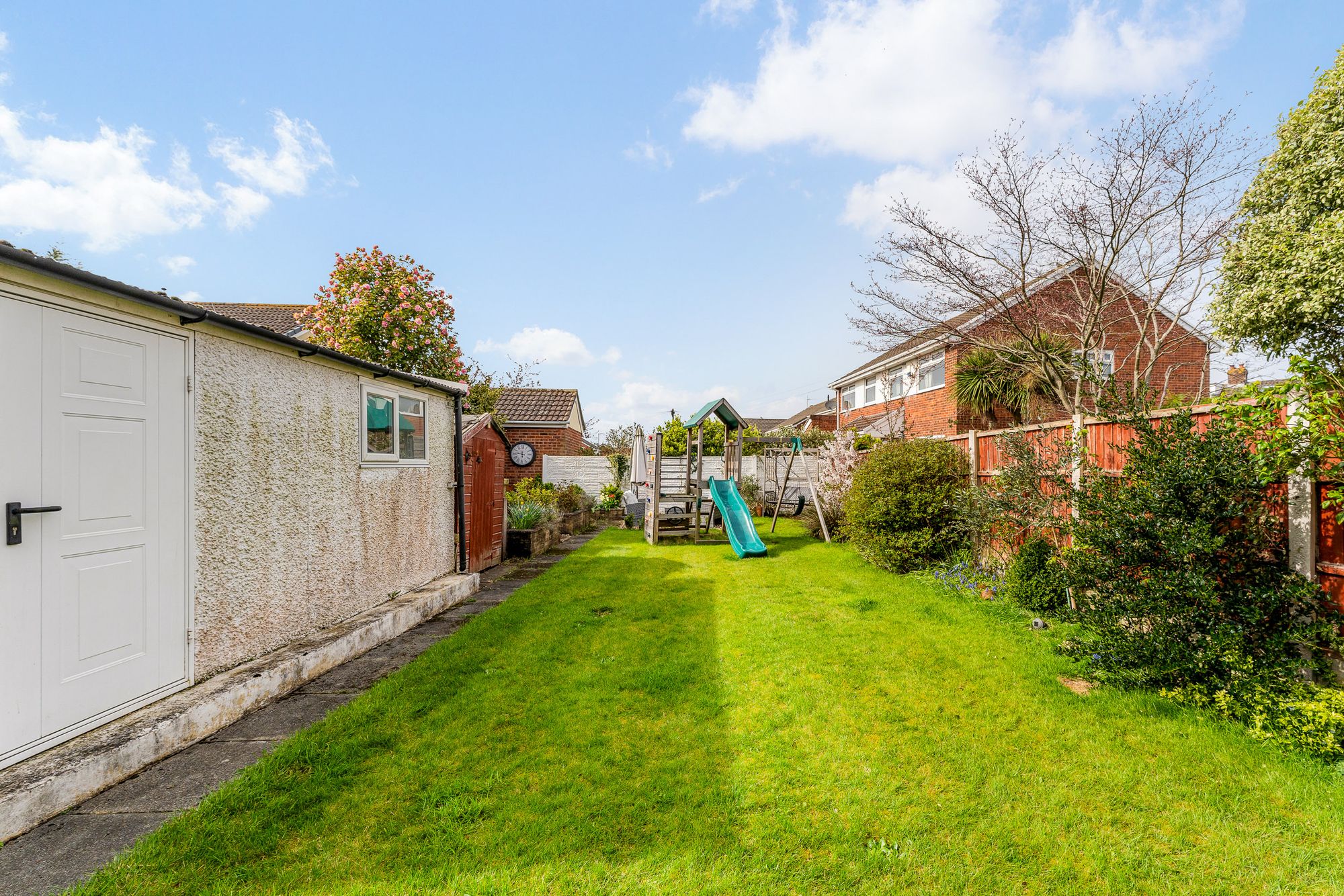 Upton Lane, Widnes, WA8