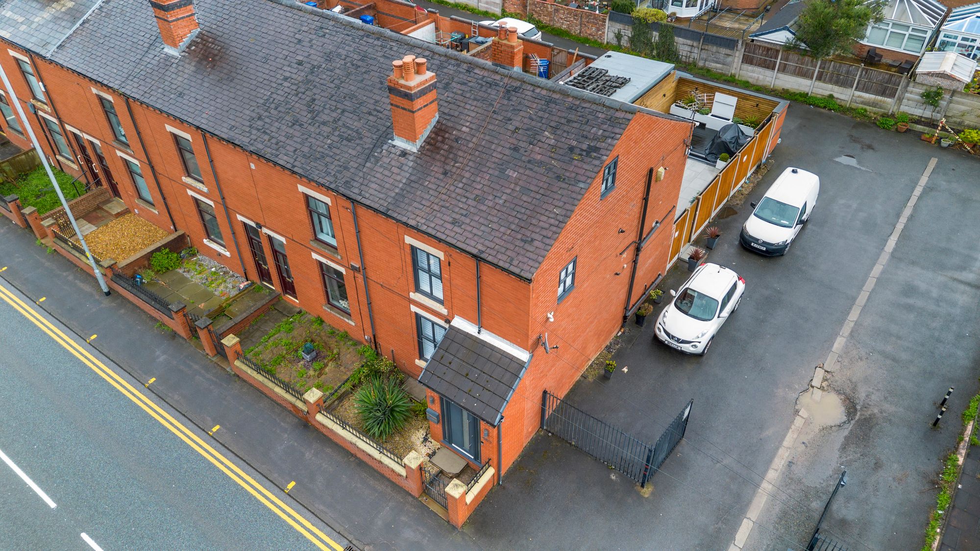 Warrington Road, Abram, WN2