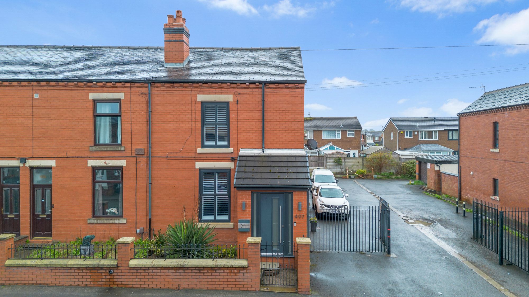 Warrington Road, Abram, WN2