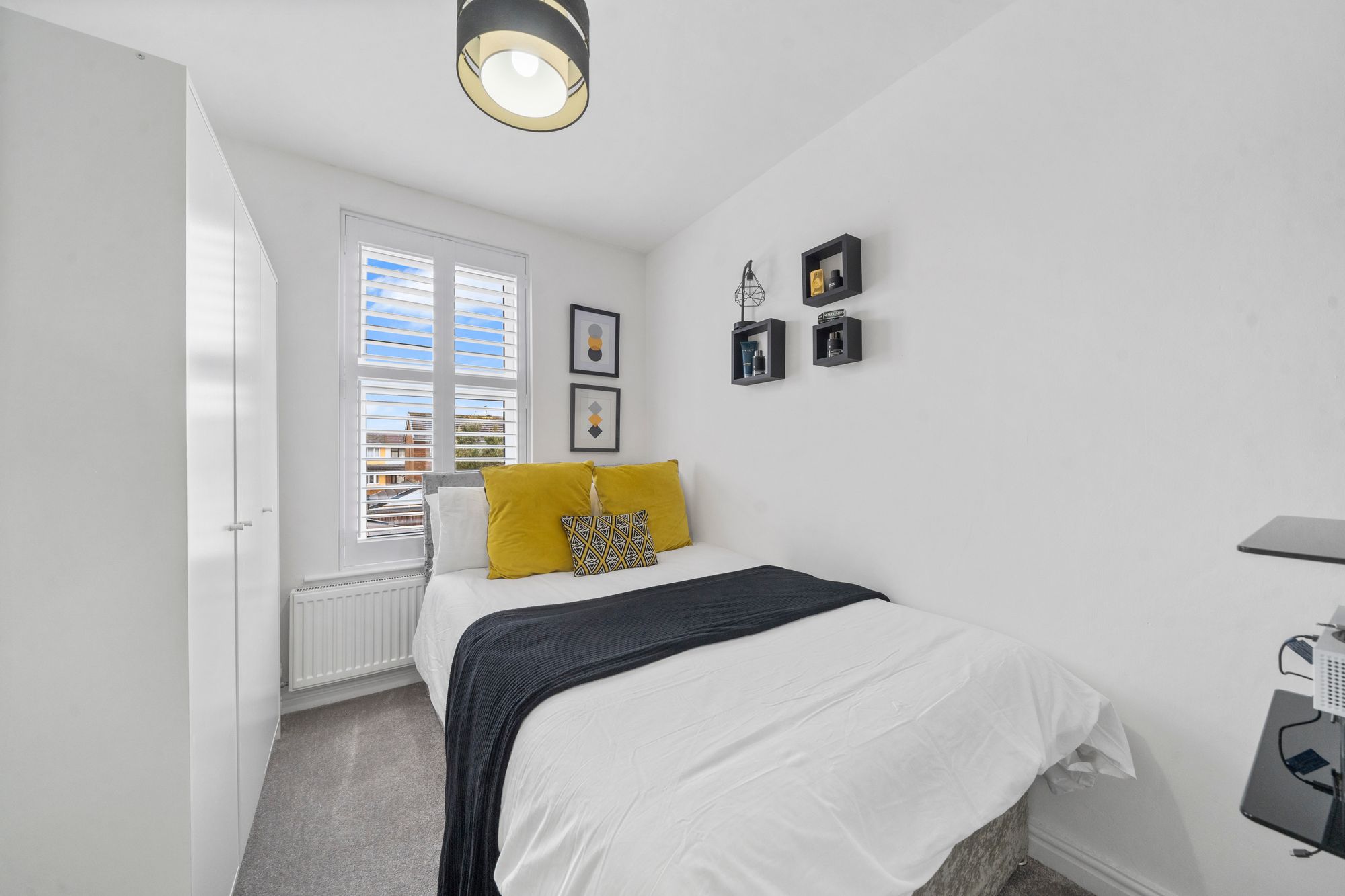 Warrington Road, Abram, WN2