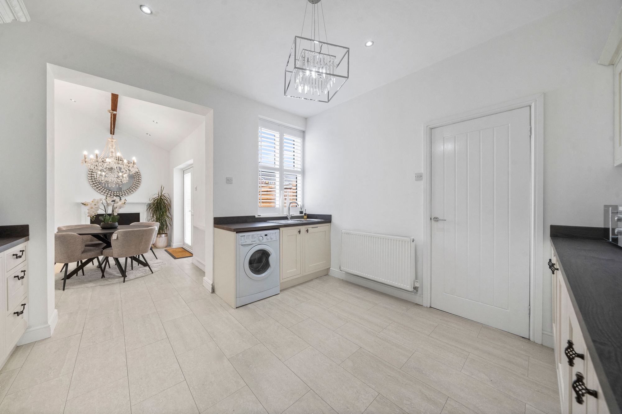 Warrington Road, Abram, WN2