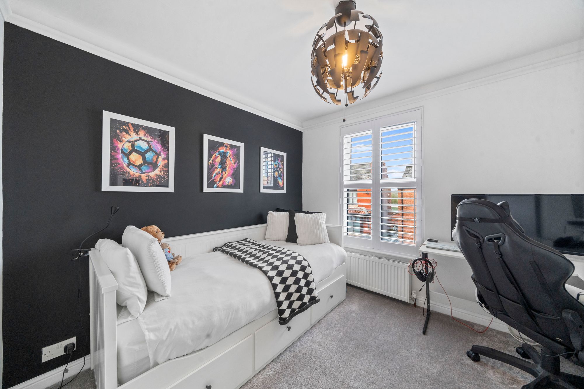 Warrington Road, Abram, WN2