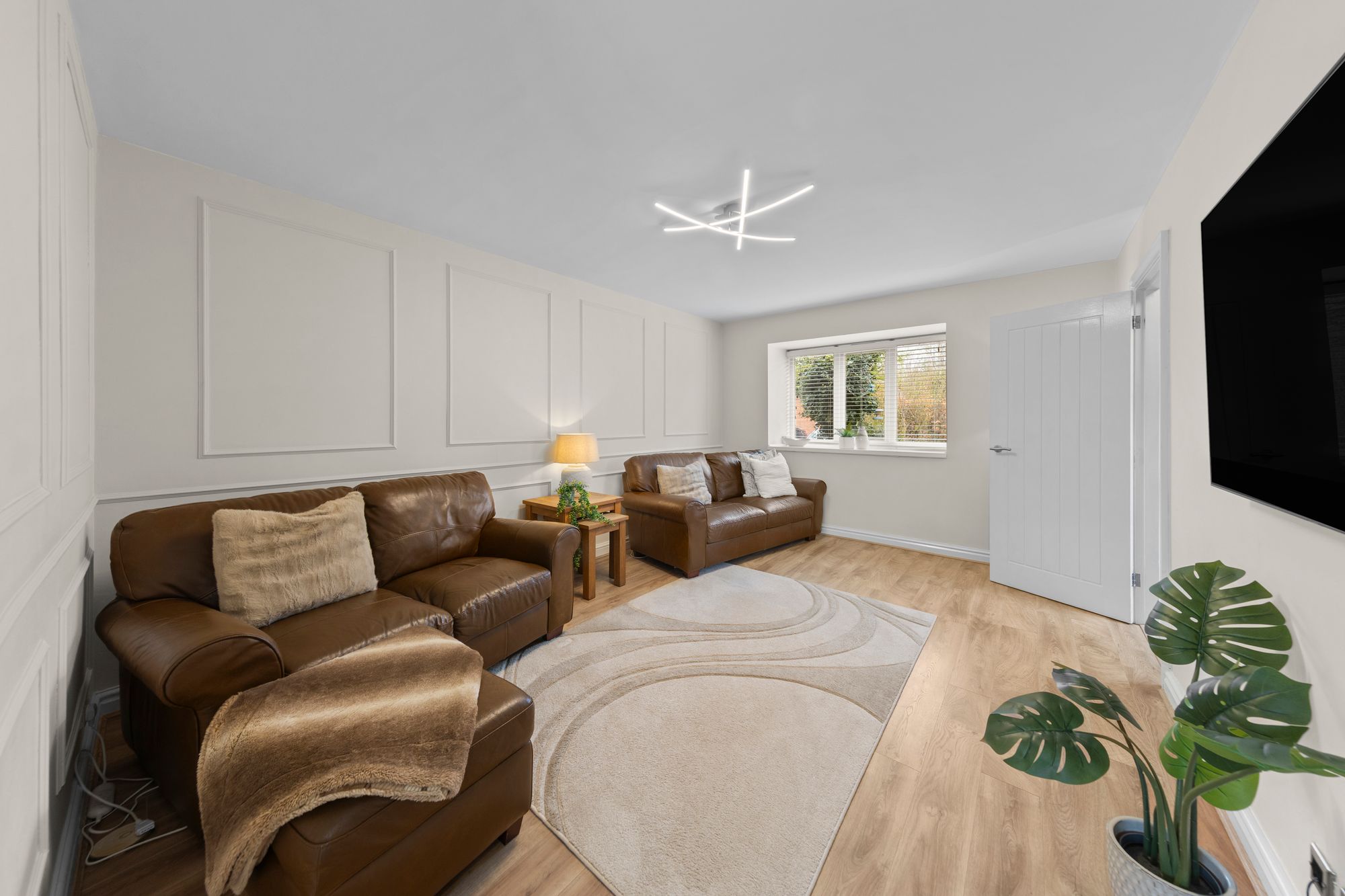 Flaxley Close, Birchwood, WA3