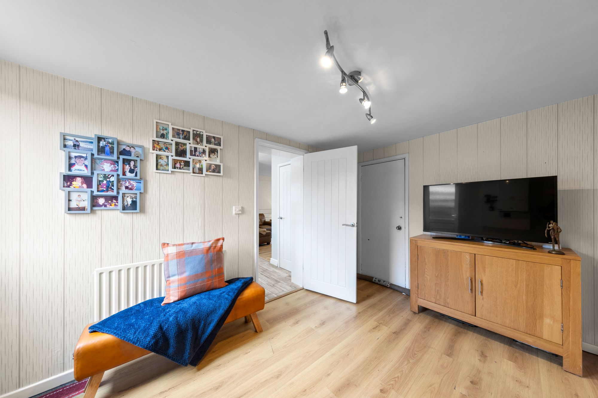 Flaxley Close, Birchwood, WA3