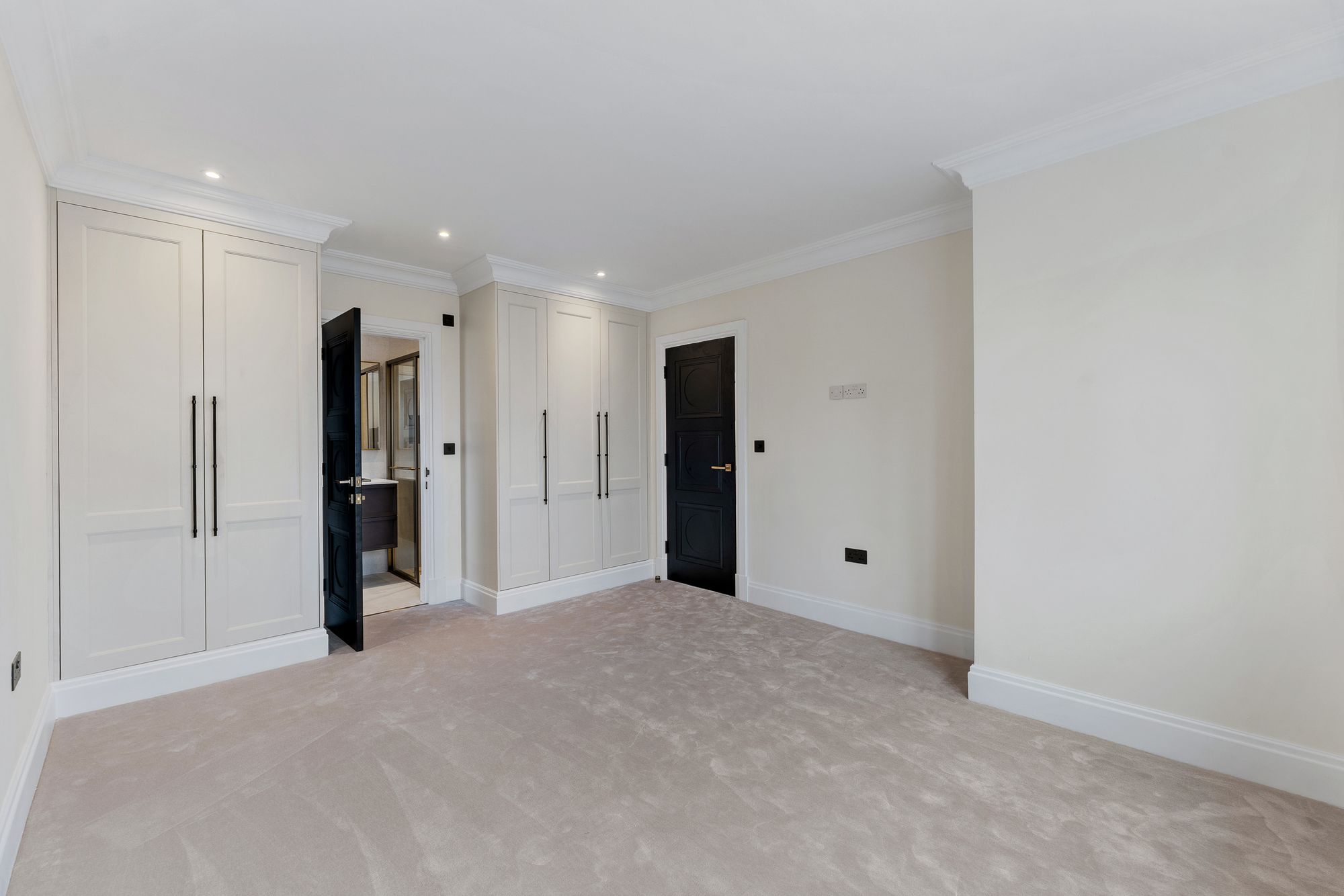 Eaton Road, Dentons Green, WA10