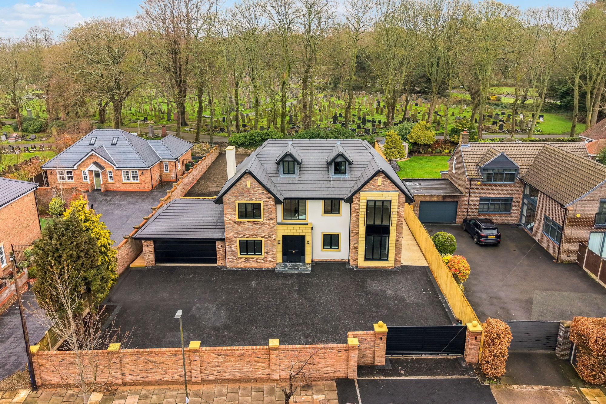 Eaton Road, Dentons Green, WA10