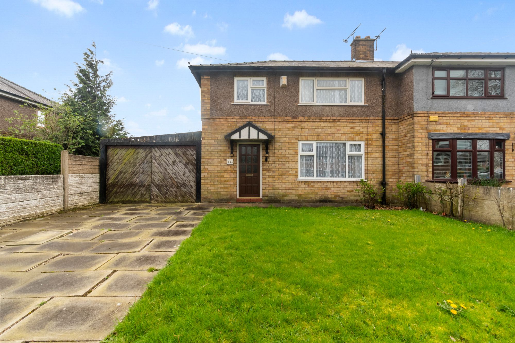 Poplars Avenue, Warrington
