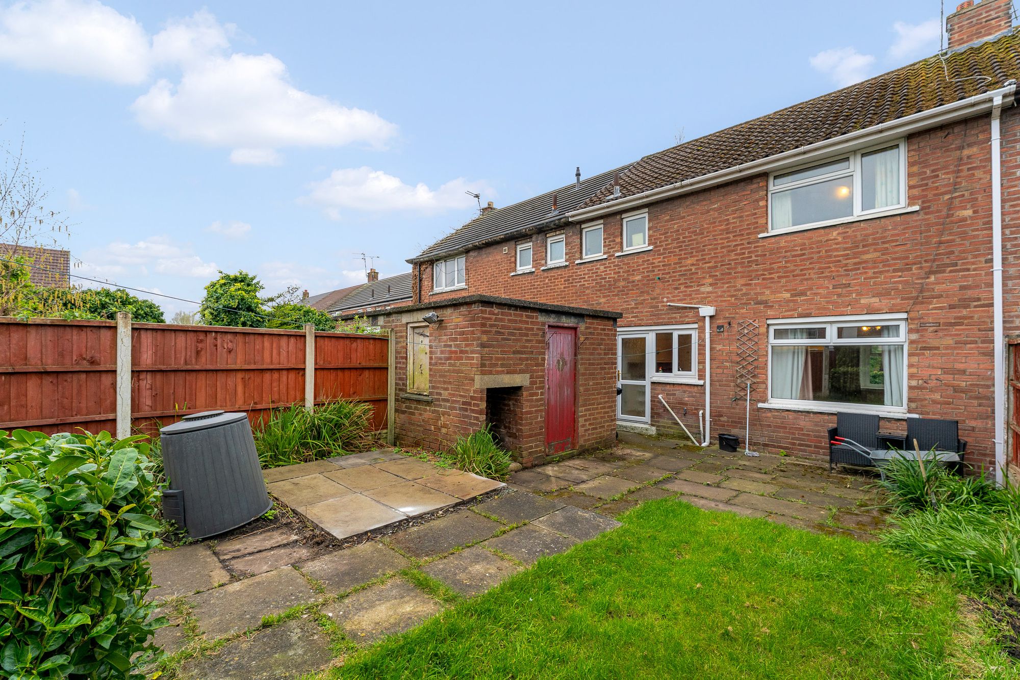 Black Dentons Place, Widnes