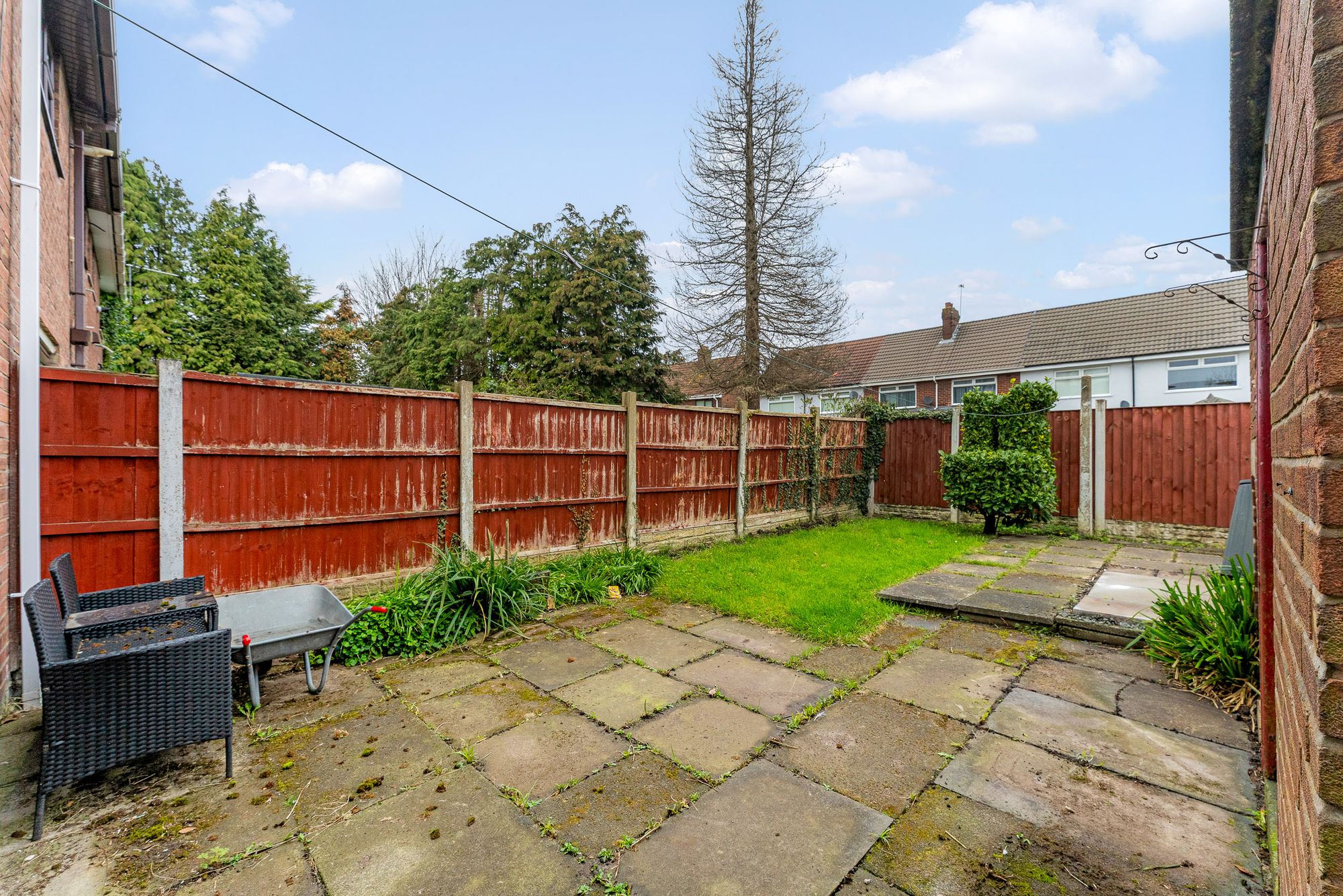 Black Dentons Place, Widnes