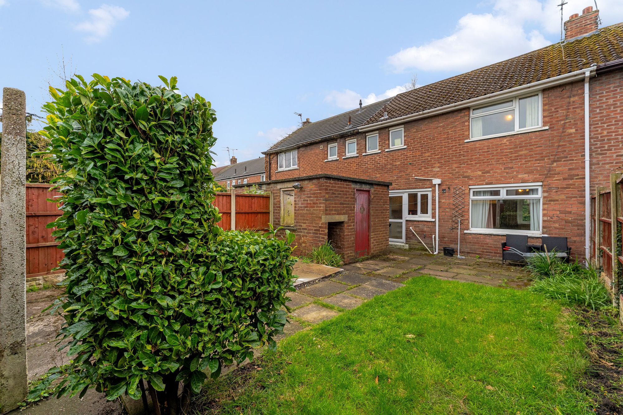 Black Dentons Place, Widnes