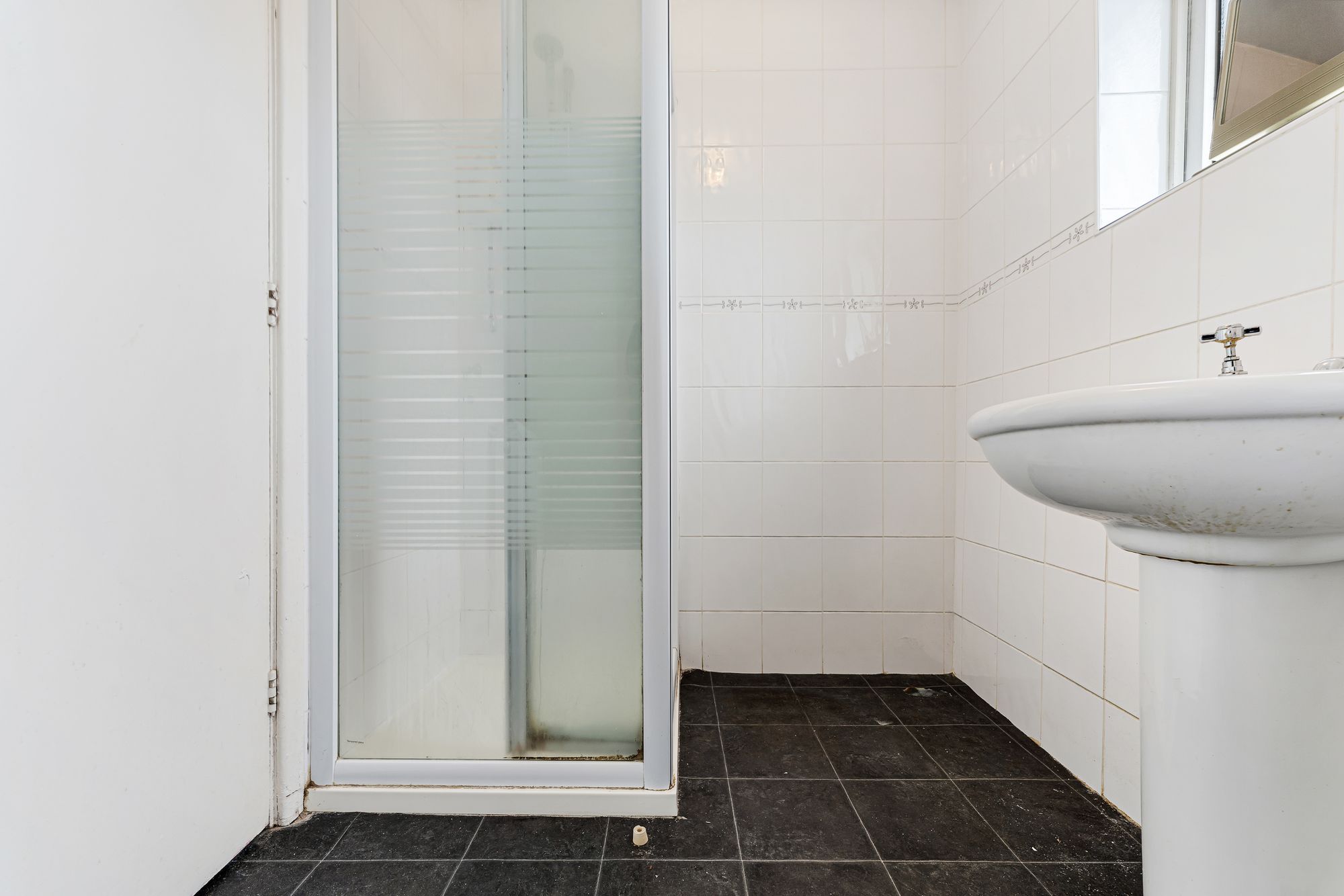 Black Dentons Place, Widnes