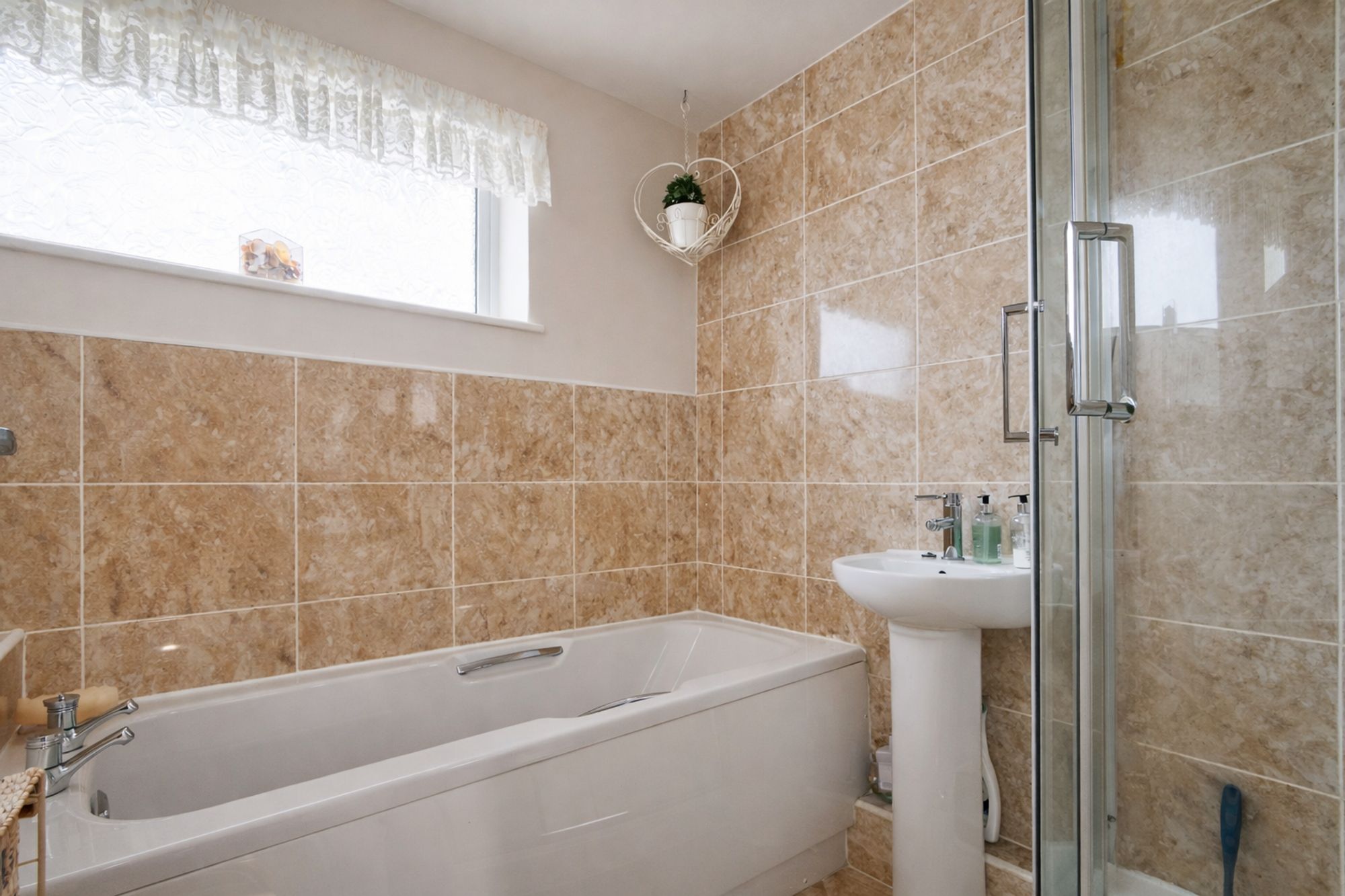 LteL9VID00uH1aUfxREkiQ