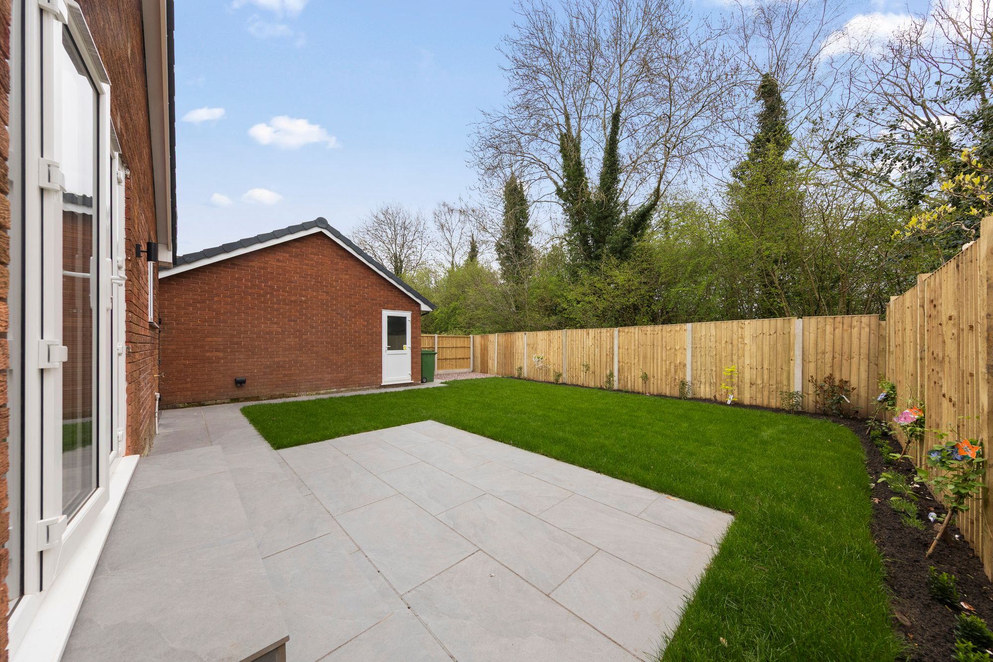 Keyes Close, Birchwood, WA3