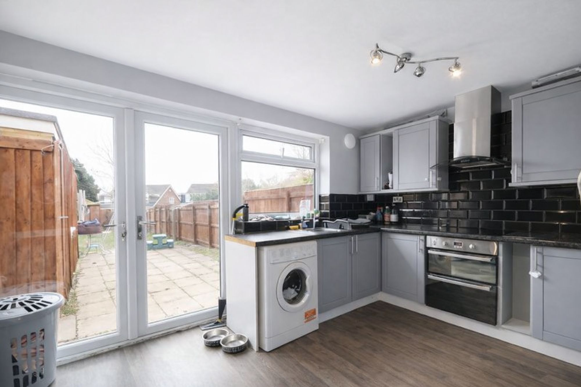 37fb04e0-8045-4e36-a4e3-2863db4eb8dc