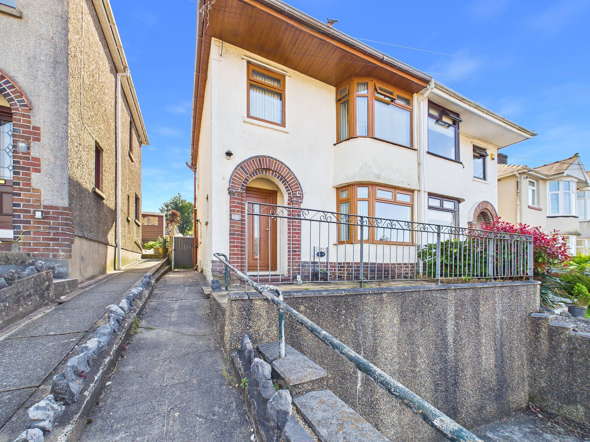 Gellionen Road, Clydach, SA6
