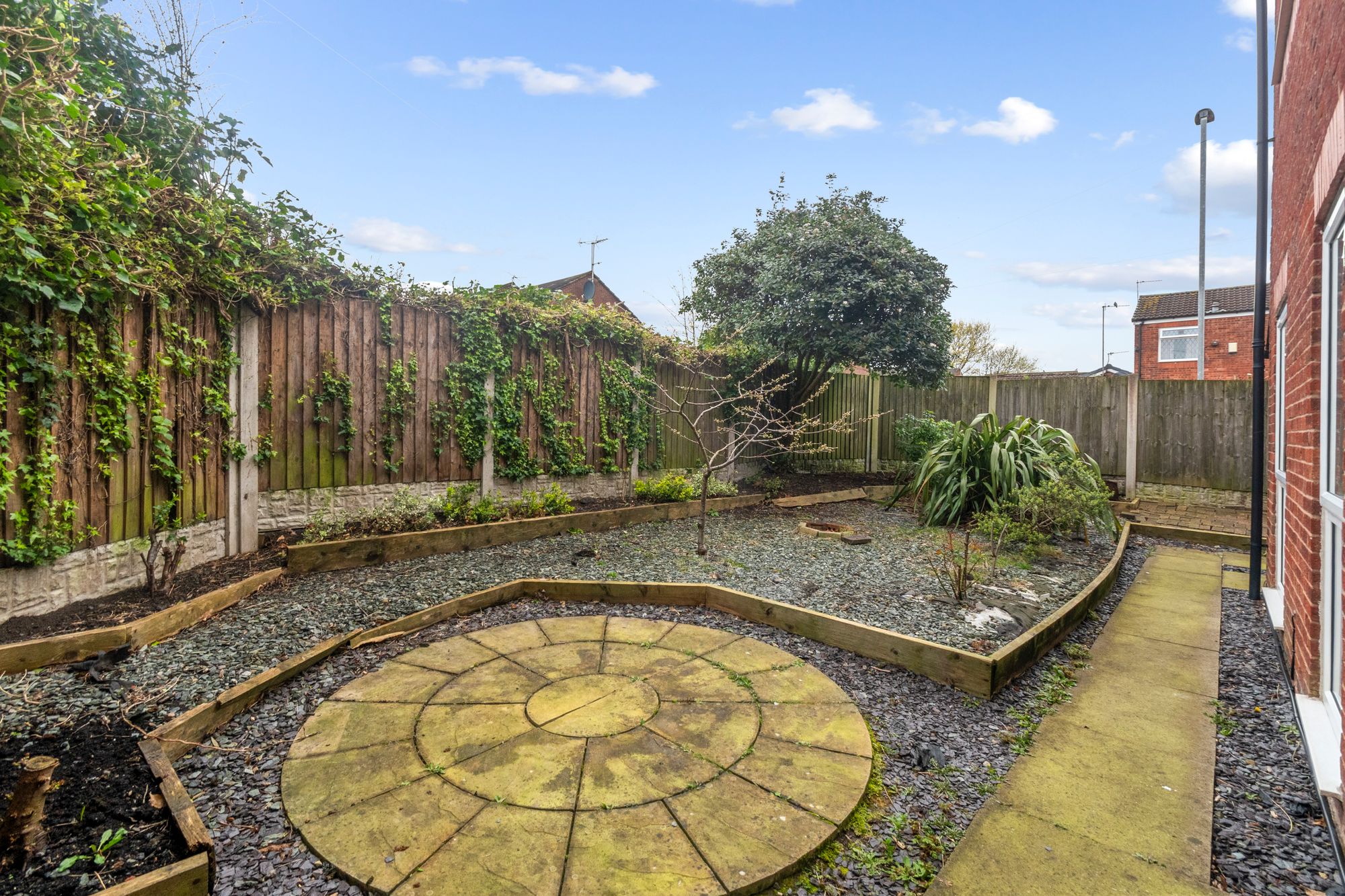 Castell Grove, St. Helens