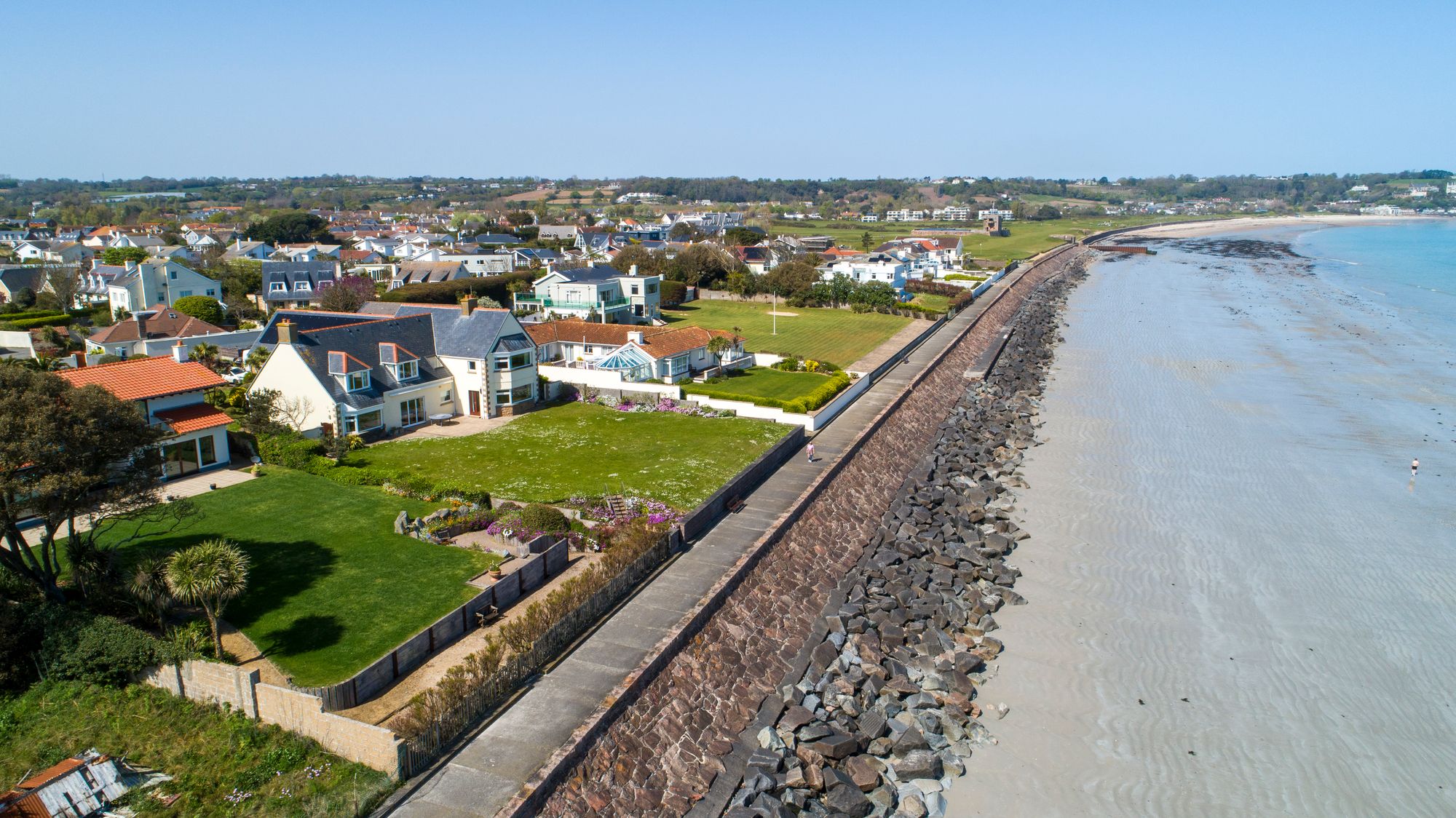 5 bed Detached House For Sale in Grouville, Jersey