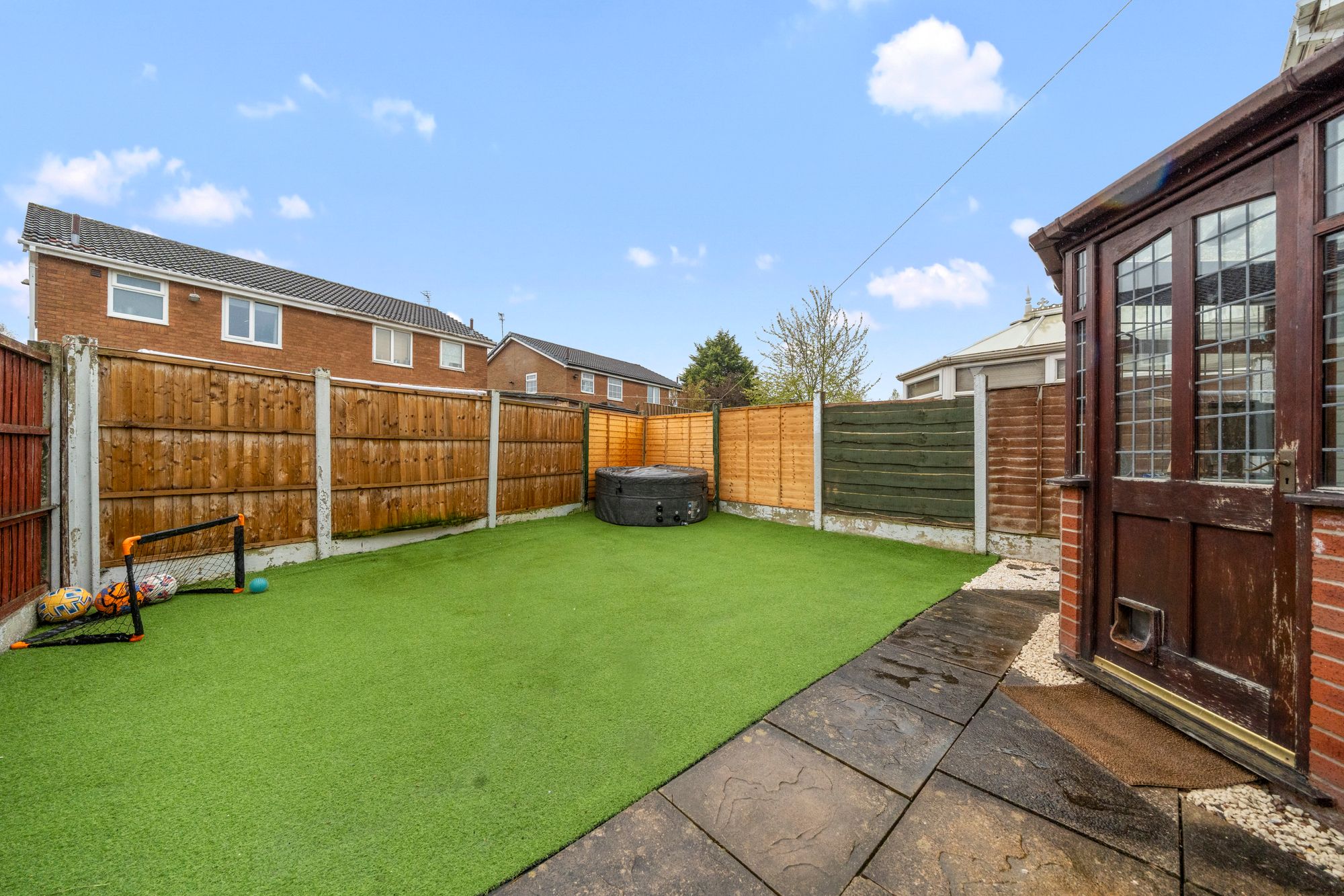 Oban Grove, Warrington