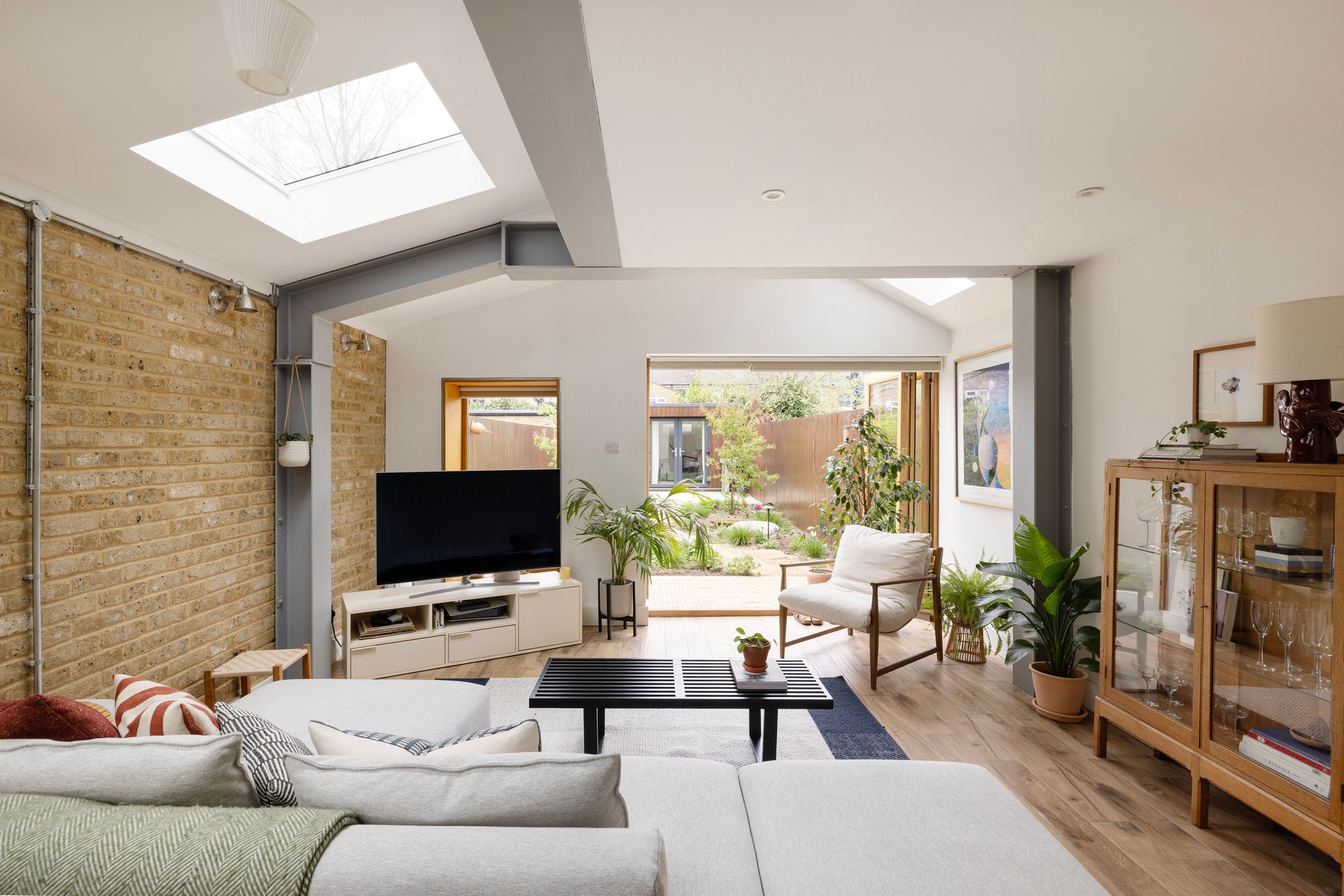 Story-Of-Home-Reception-Gordon-Road-Peckham-SE15-10_Lo