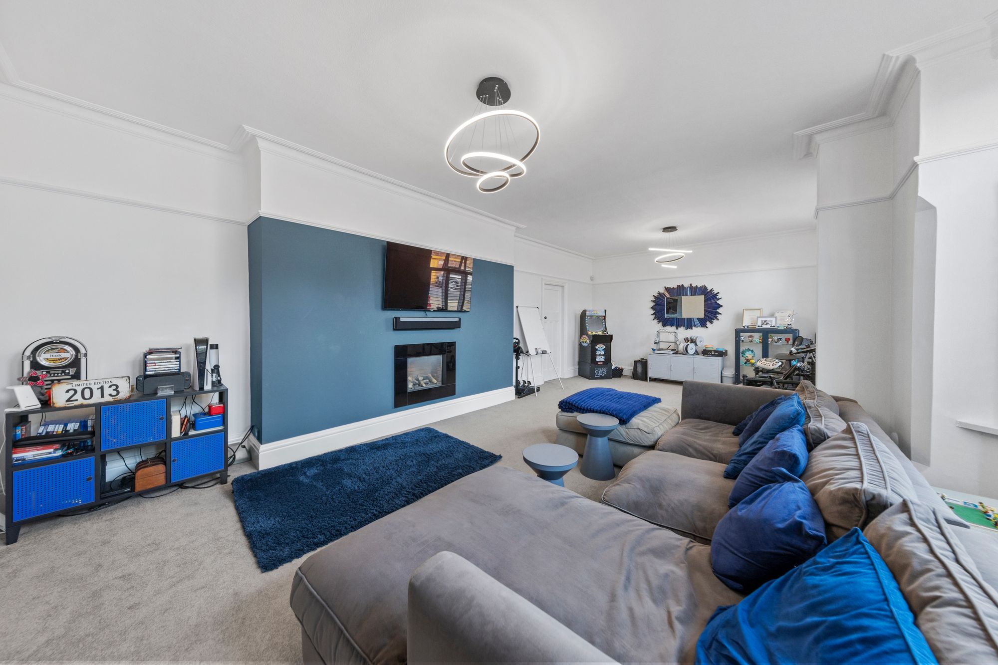 West Avenue, Warrington