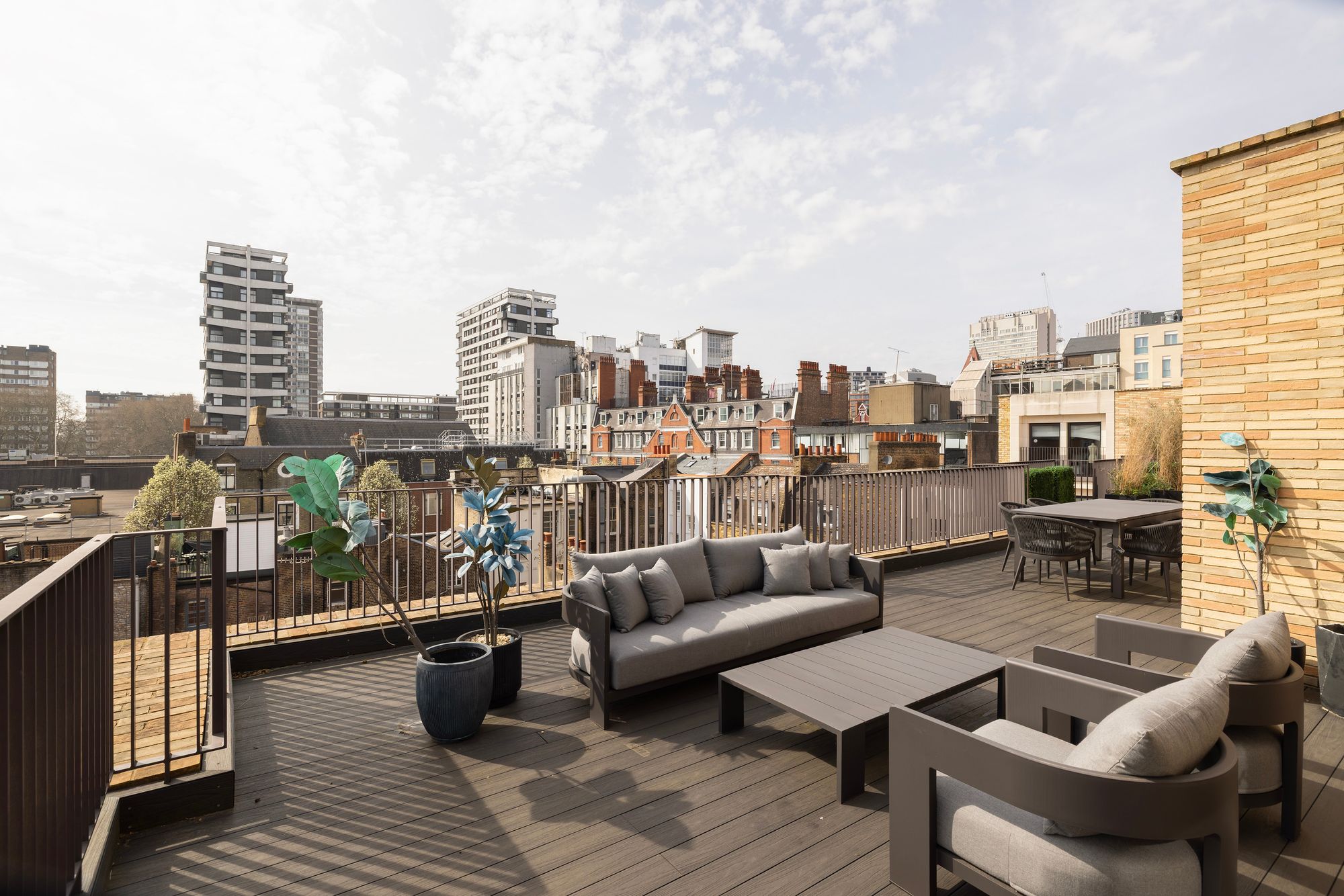 SOH Apartment 32, 1 Molyneux Street 2