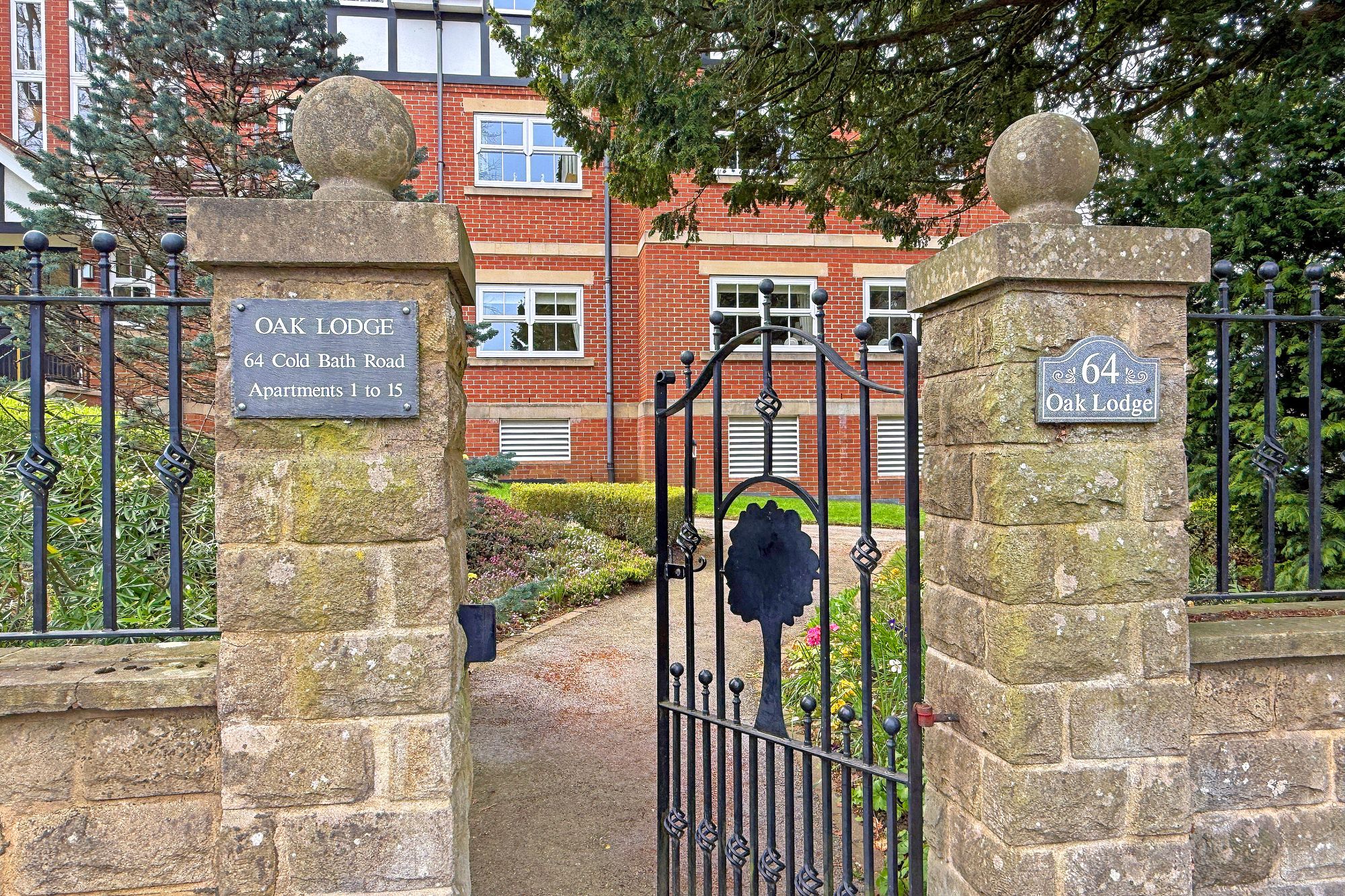 Cold Bath Road, Oak Lodge, HG2