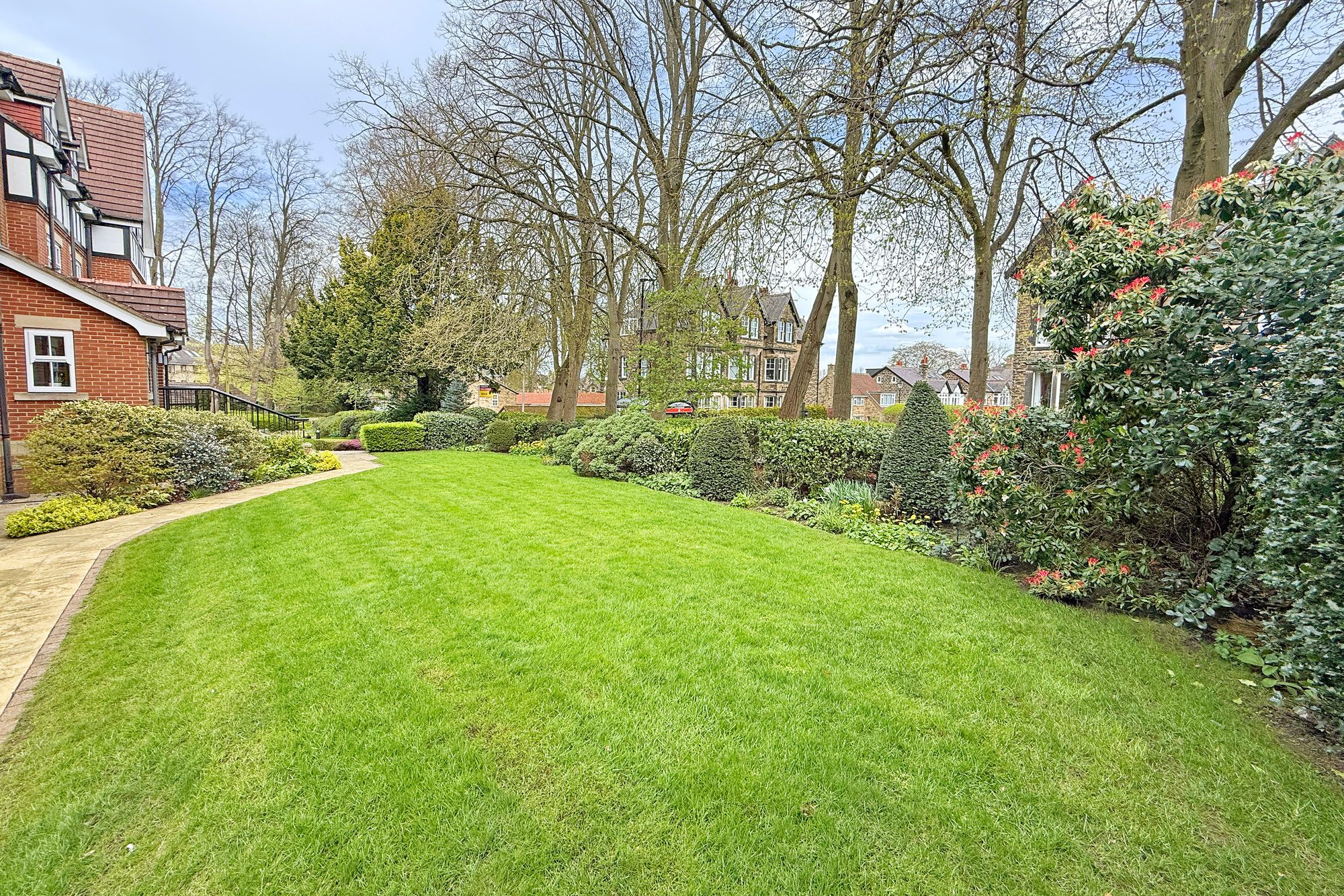 Cold Bath Road, Oak Lodge, HG2