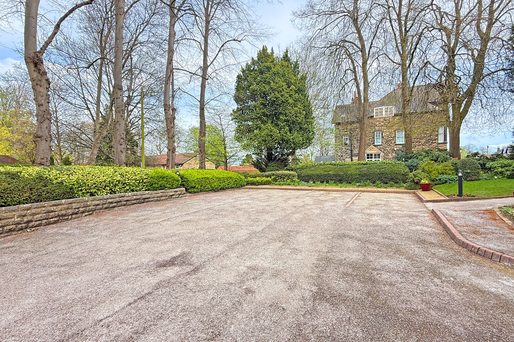 Cold Bath Road, Oak Lodge, HG2
