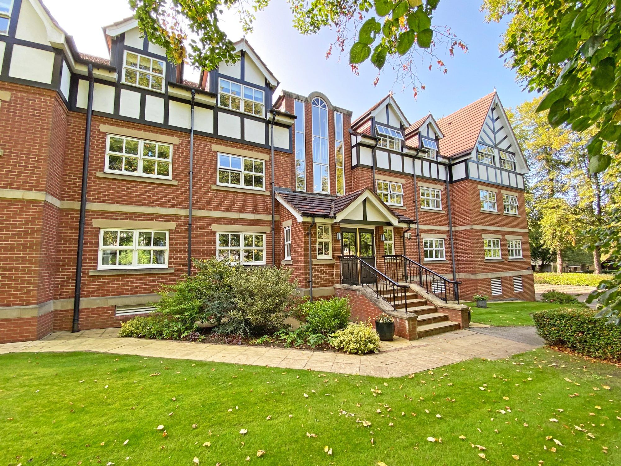 Cold Bath Road, Oak Lodge, HG2