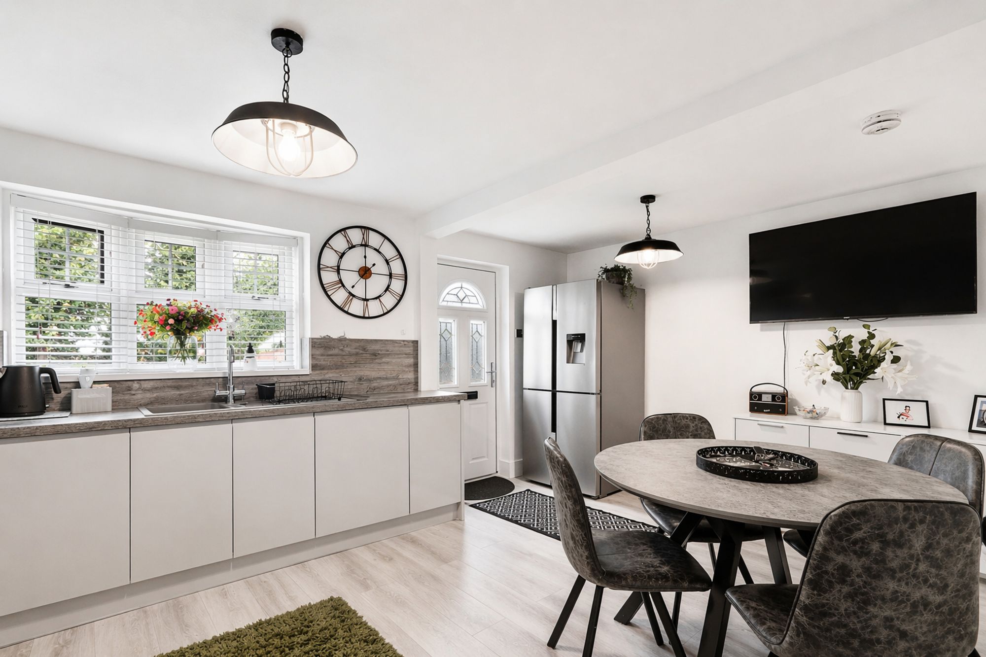 b7ba5195-01b7-4bf8-b47a-99e6d3bf9d23