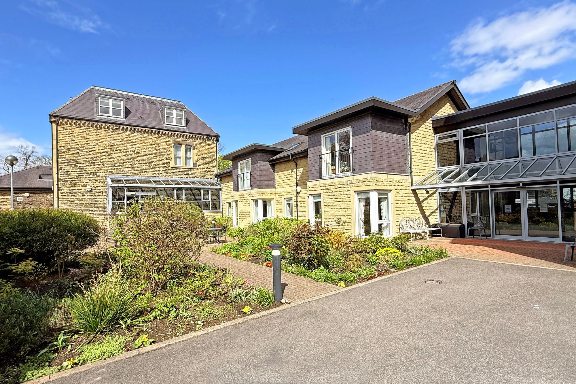 Otley Road, Harrogate, HG2