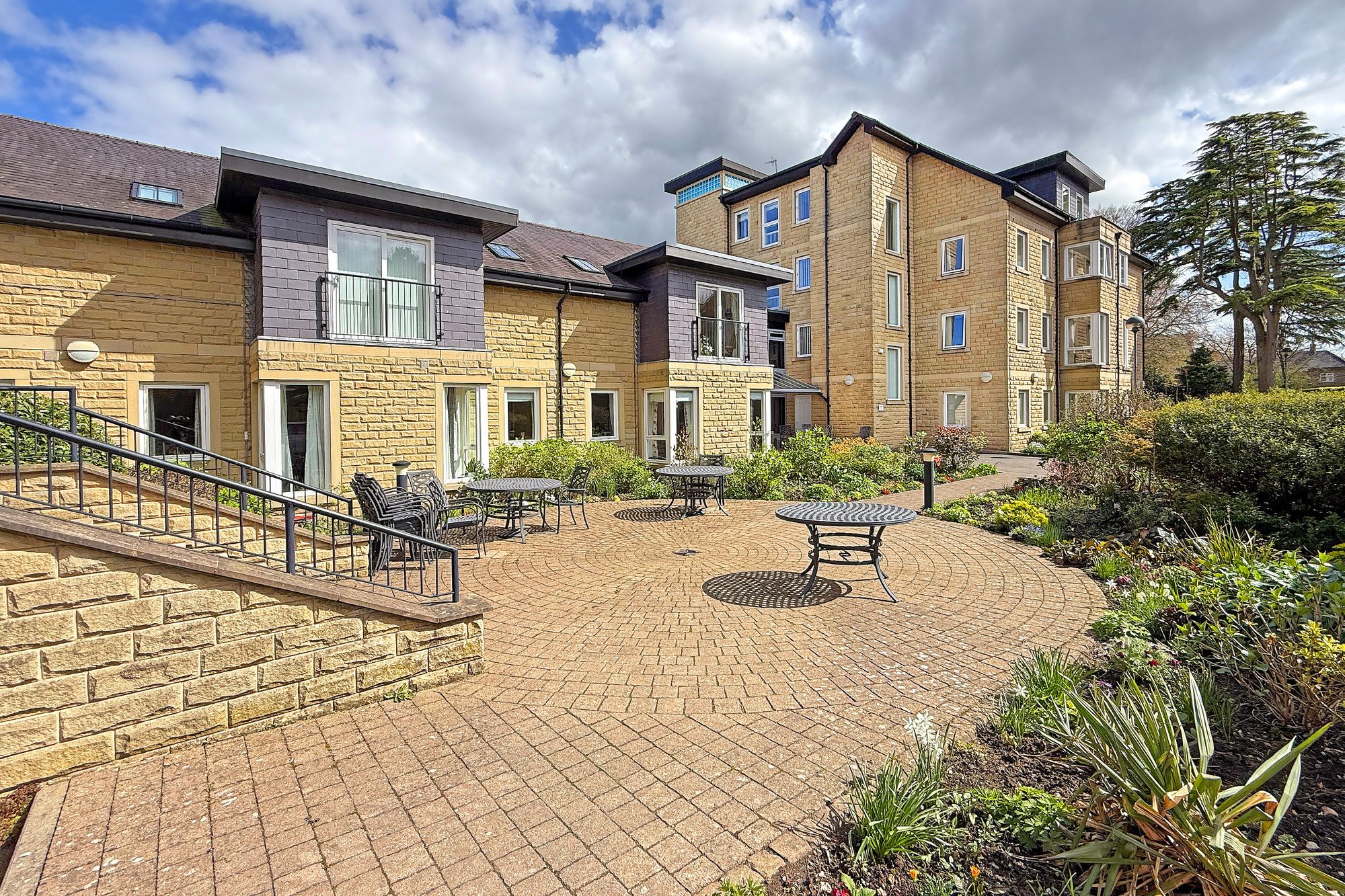 Otley Road, Harrogate, HG2