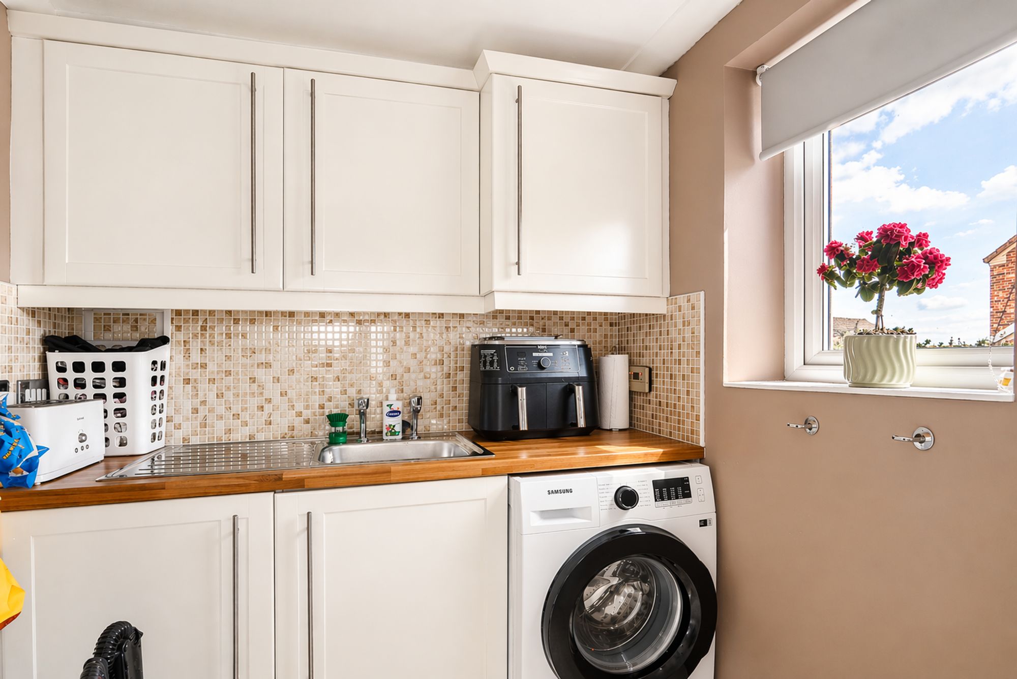 332356fb-48cd-4864-b00e-fc3a7d2a1f2b