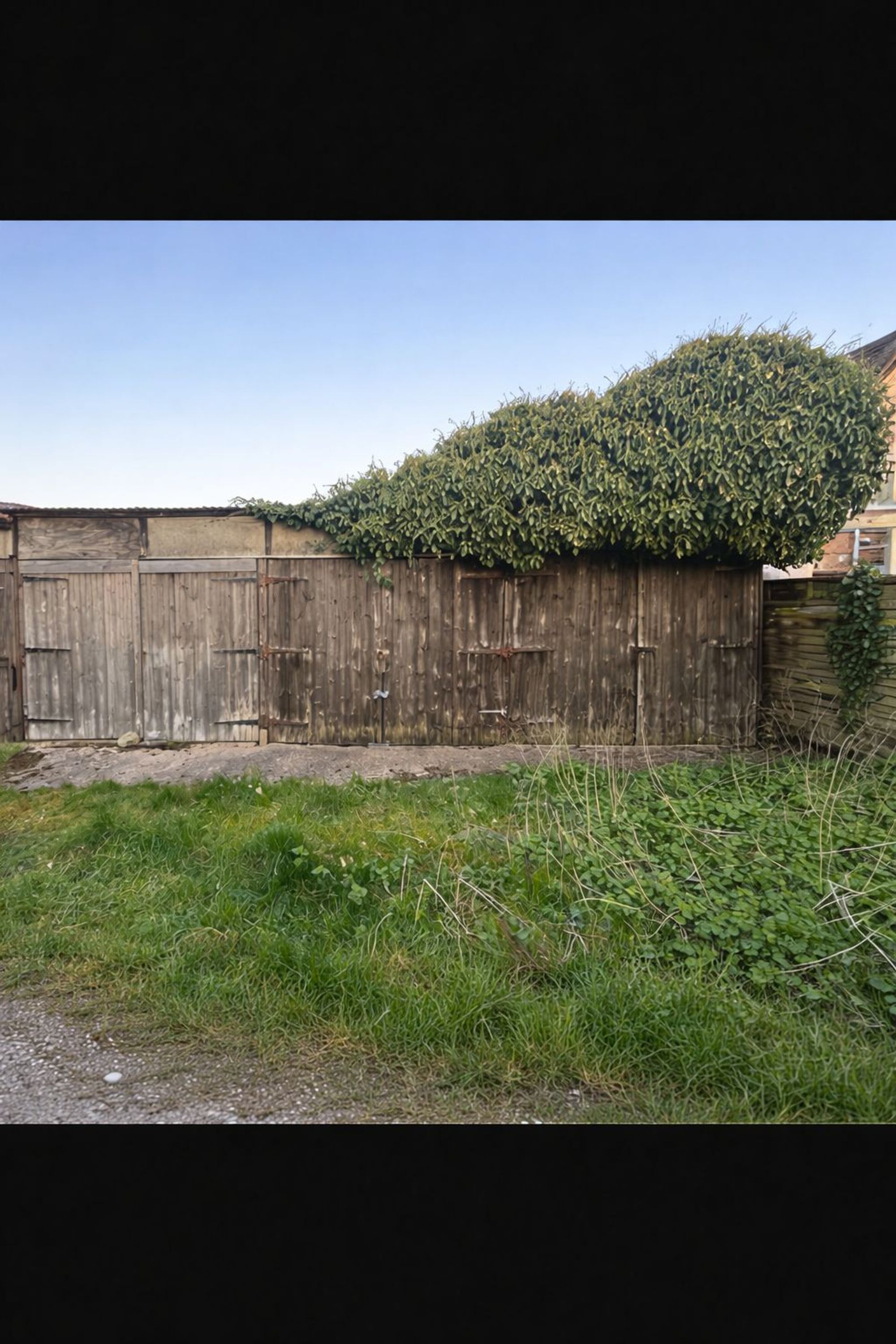 Garages, Marks Close, Derby, DE23 1HB