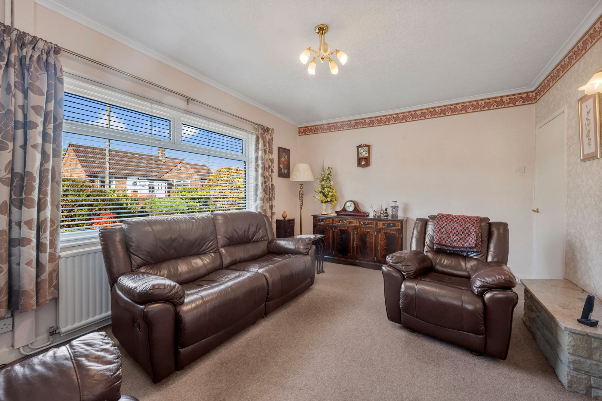 The Avenue, St. Helens