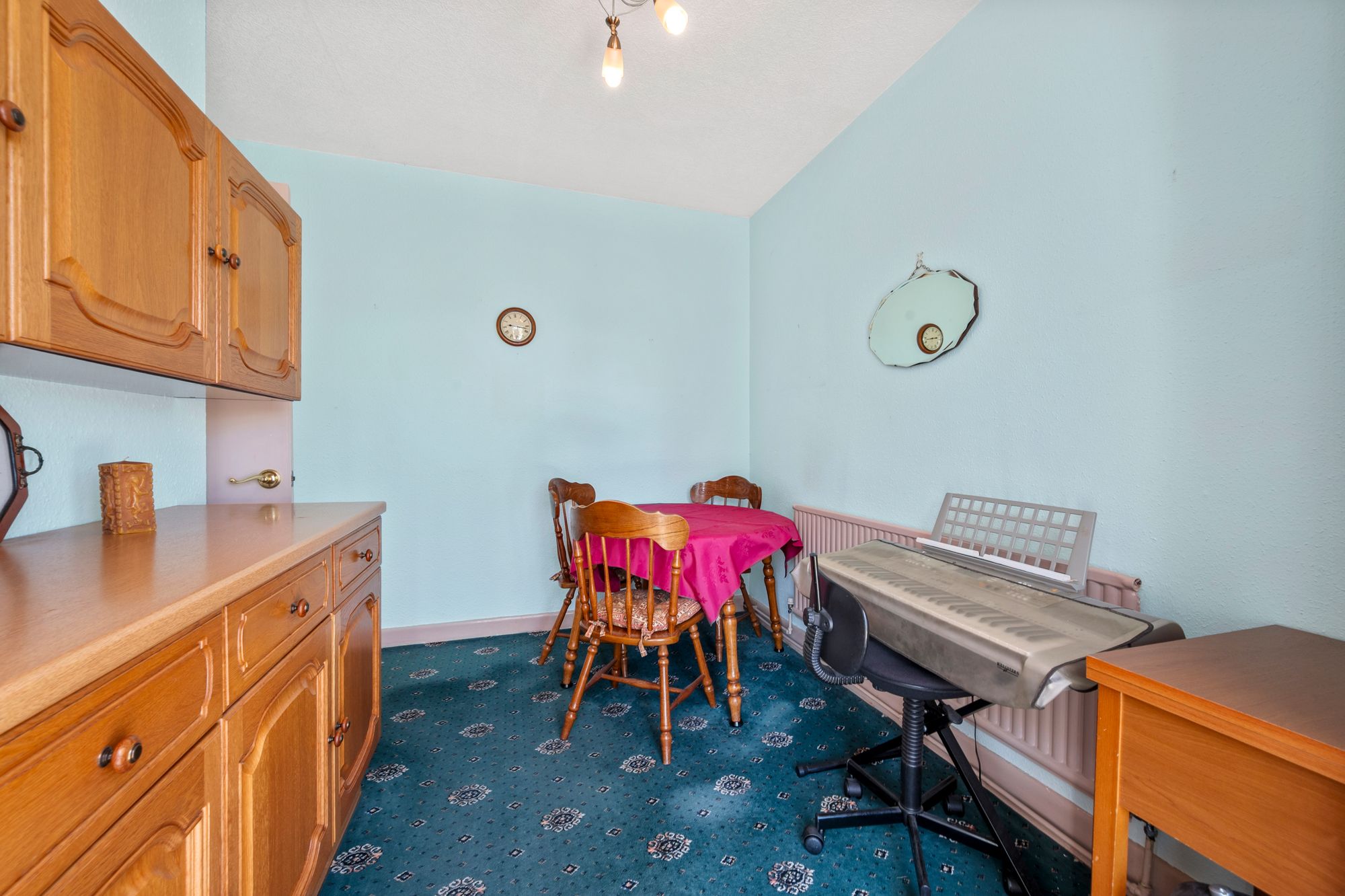 The Avenue, St. Helens