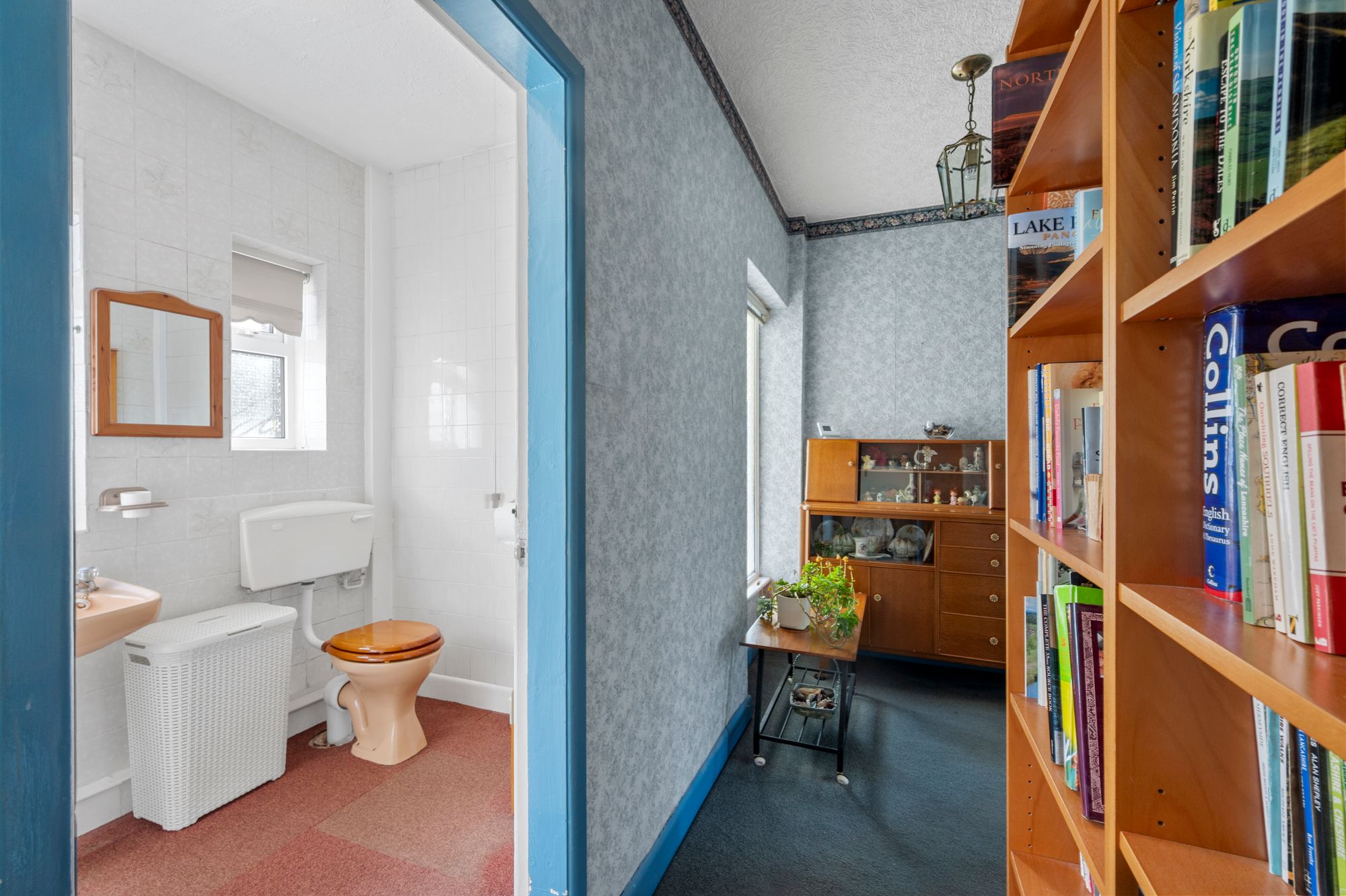 The Avenue, St. Helens