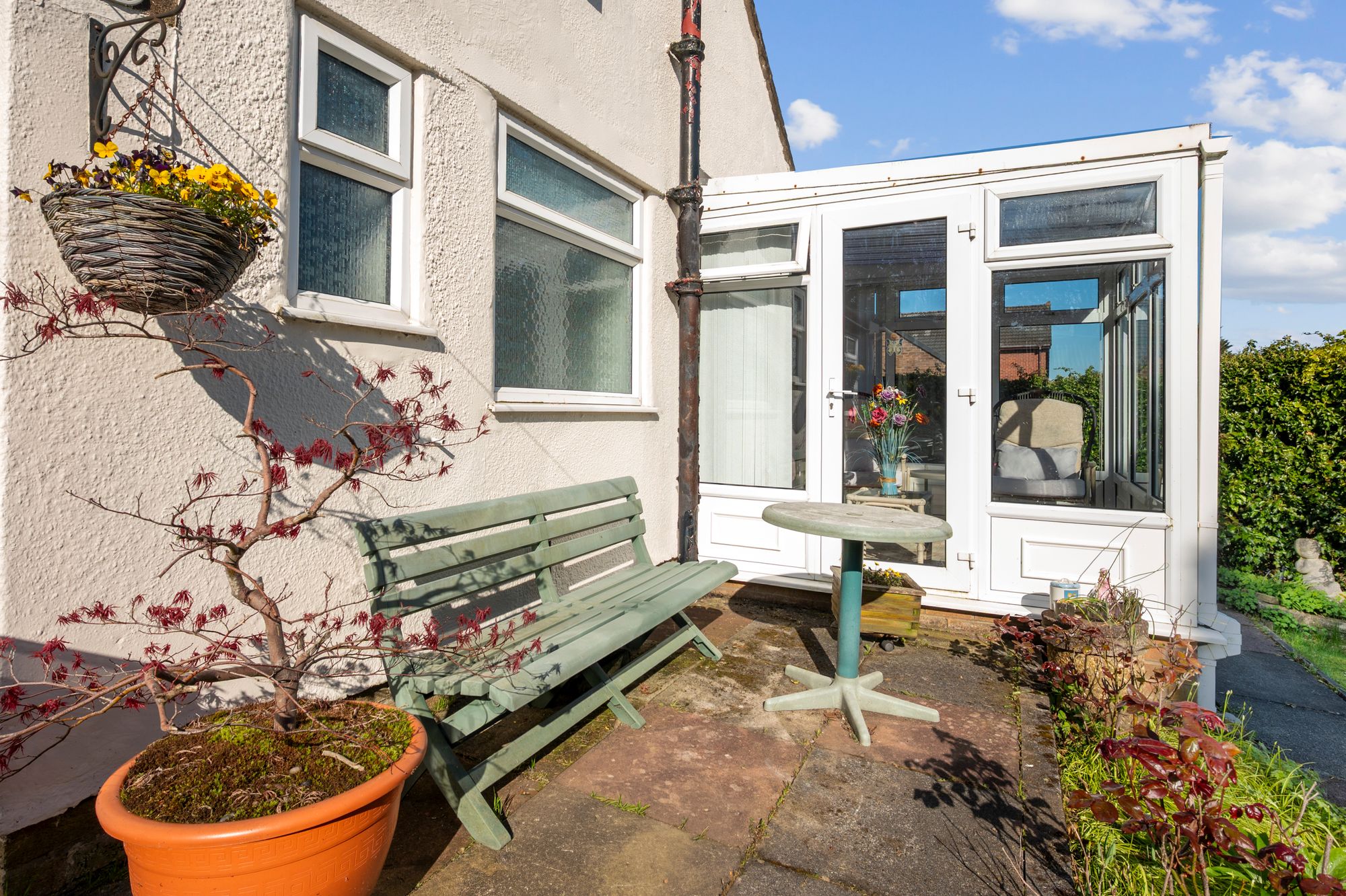 The Avenue, St. Helens