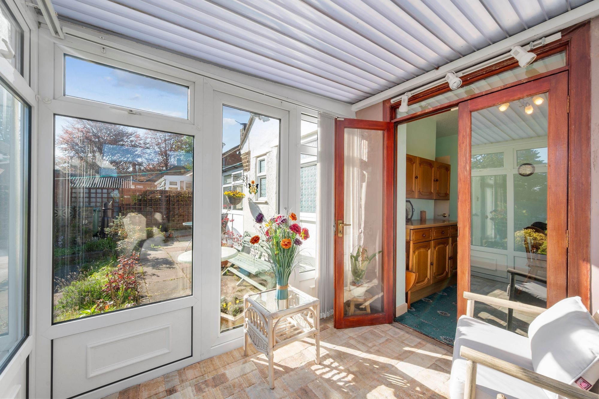 The Avenue, St. Helens